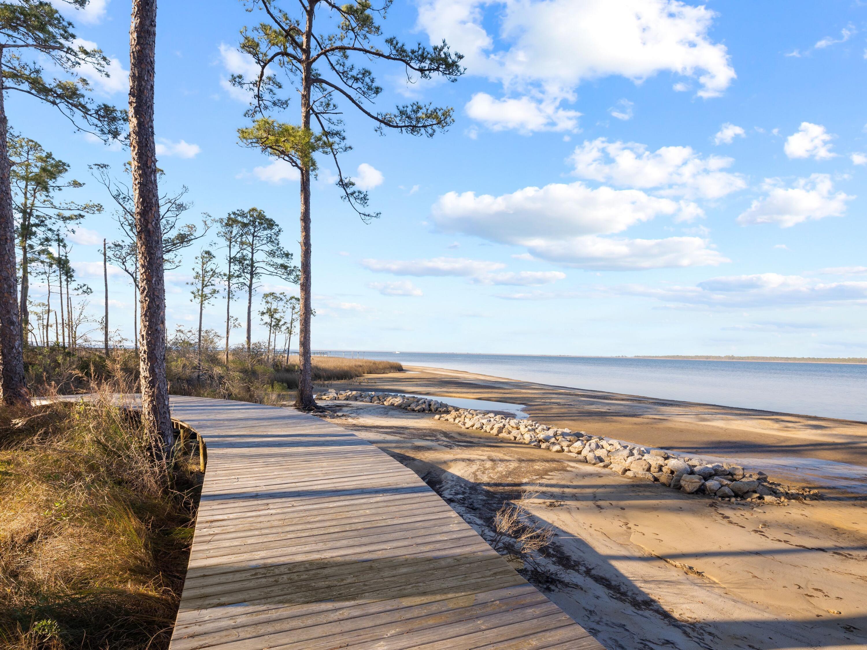 CHURCHILL OAKS - Residential