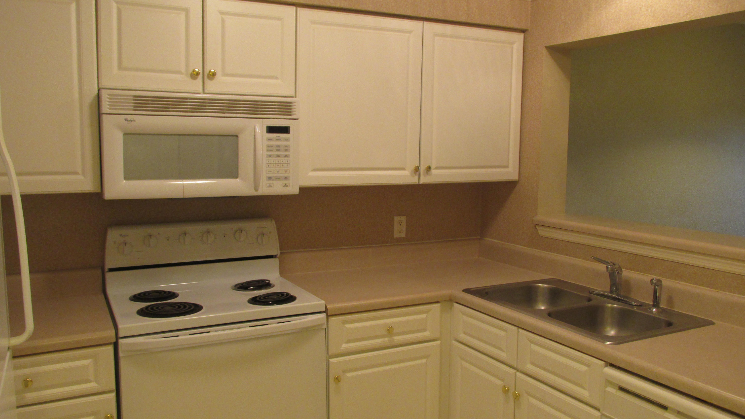 THE FLORIDA CLUB - Residential Lease