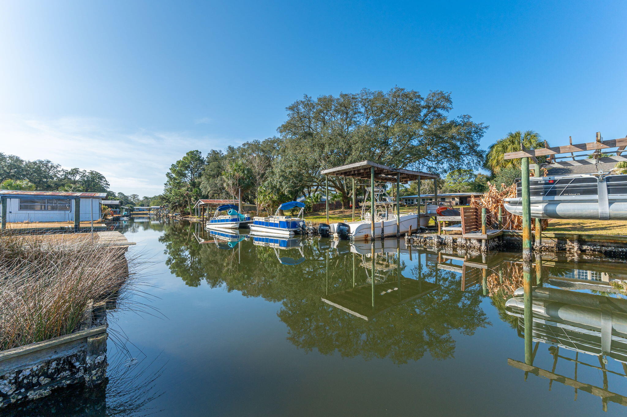 ELLIOTTS POINT - Residential