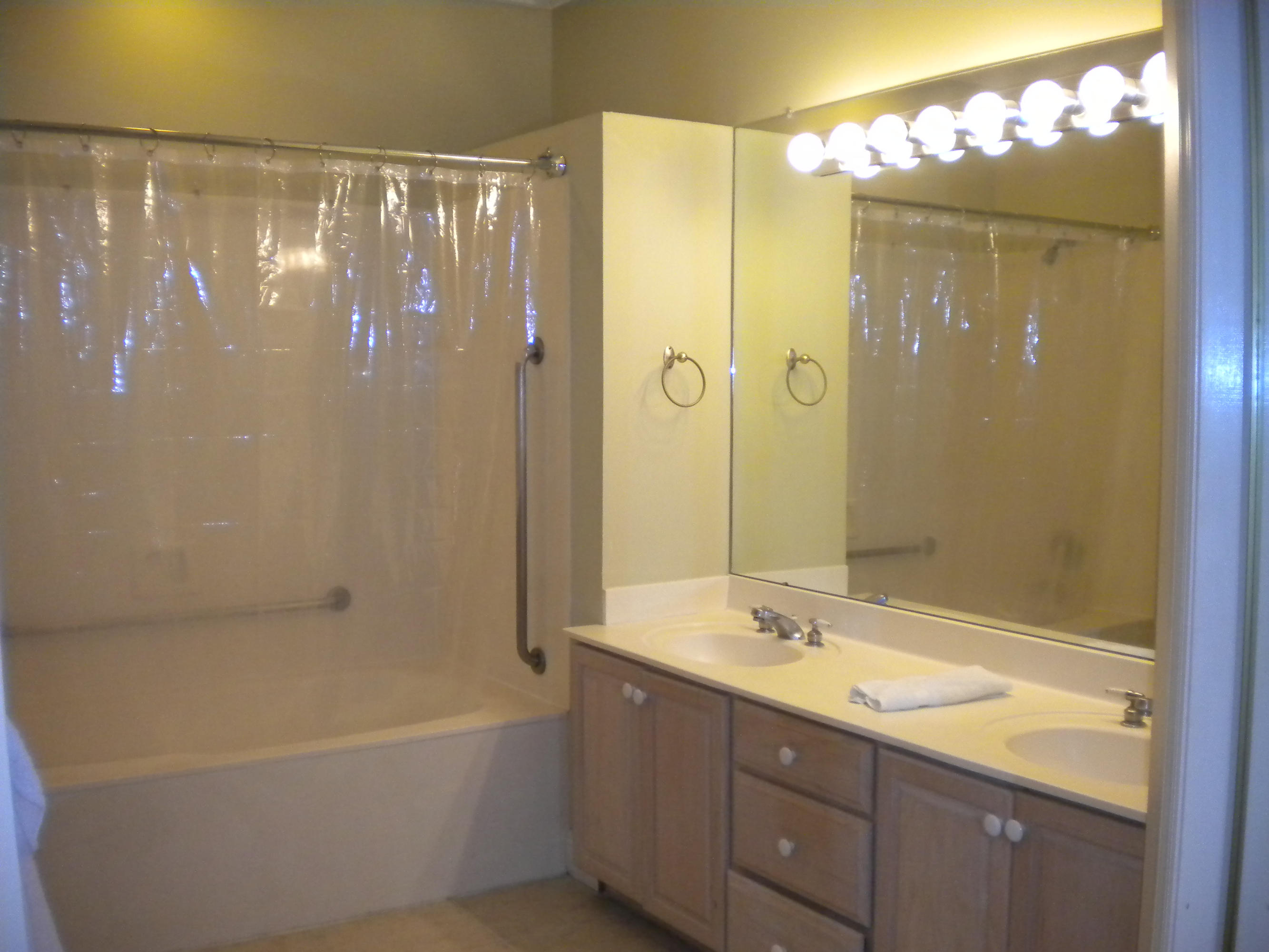 NORTHSHORE ADDN PH 3 - Residential Lease