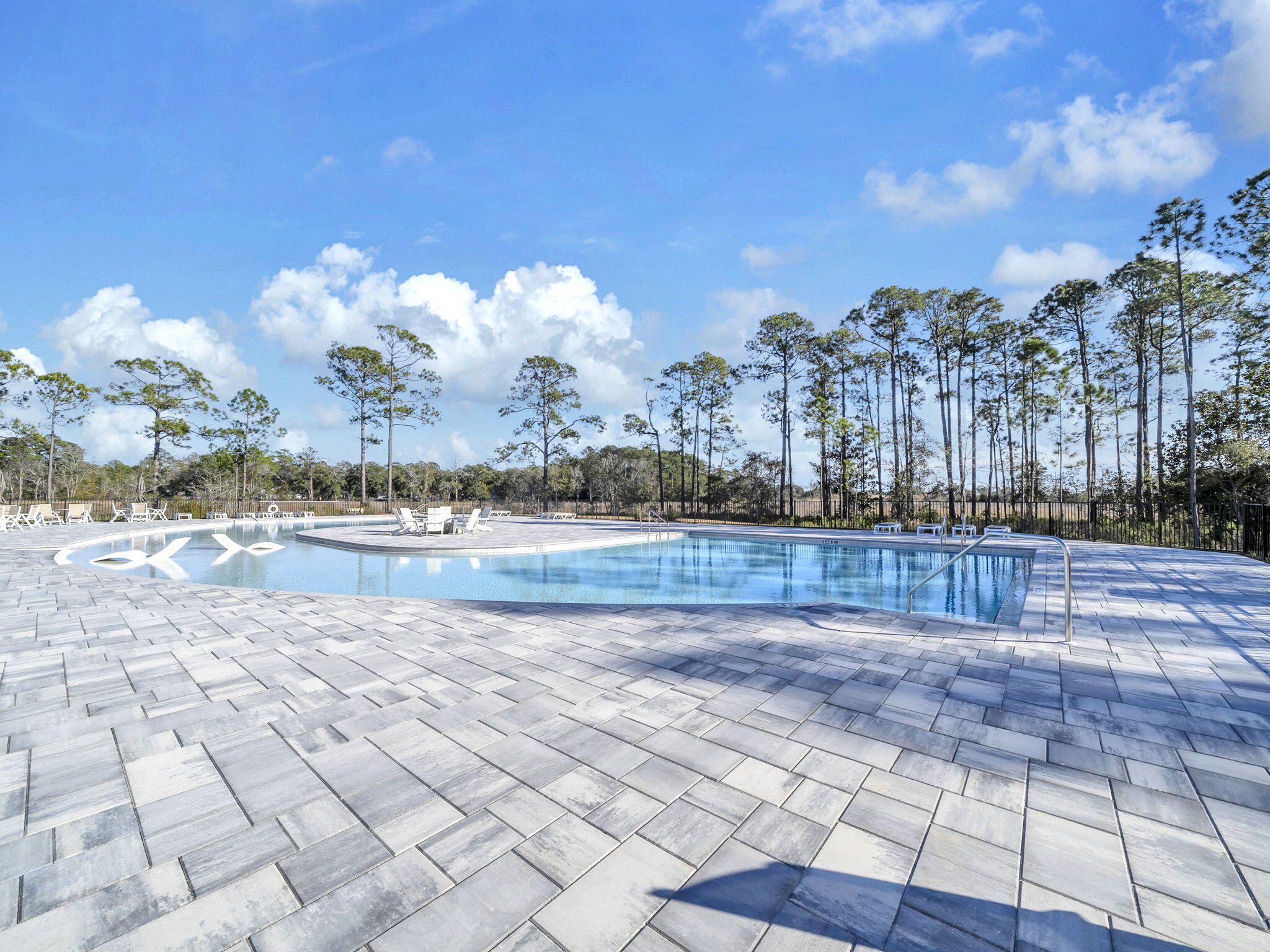 HAMMOCK BAY - MILL COTTAGES - Residential