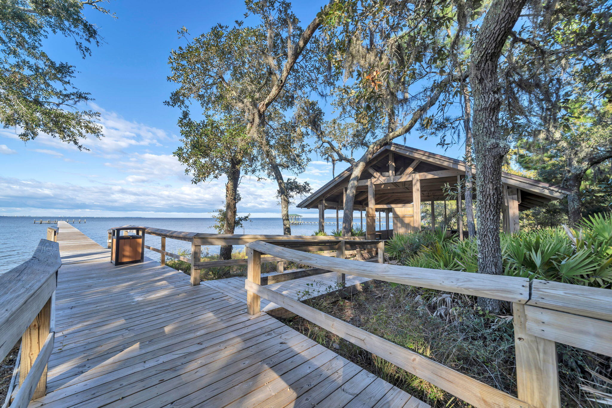 HAMMOCK BAY - MILL COTTAGES - Residential