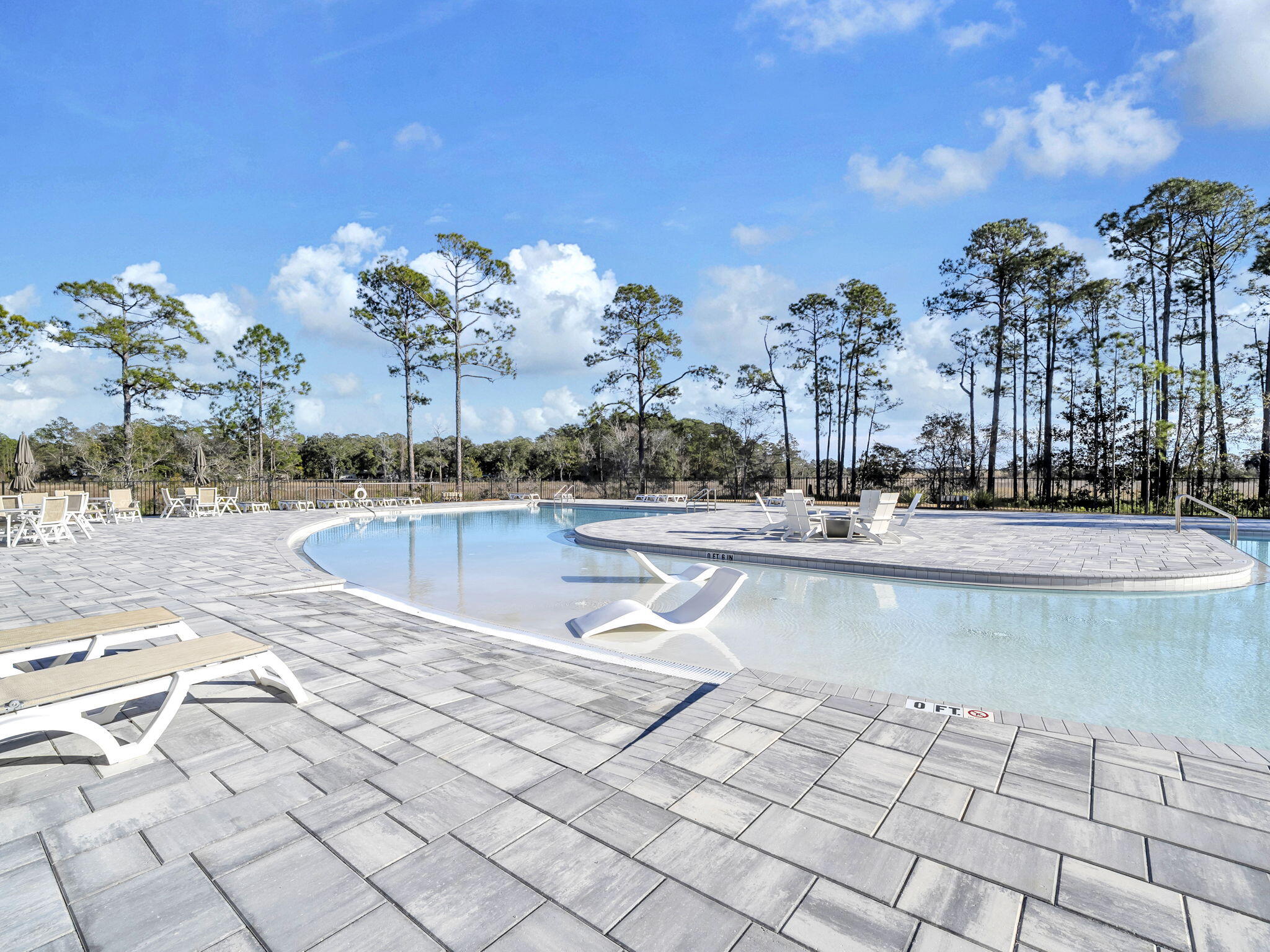 HAMMOCK BAY - MILL COTTAGES - Residential