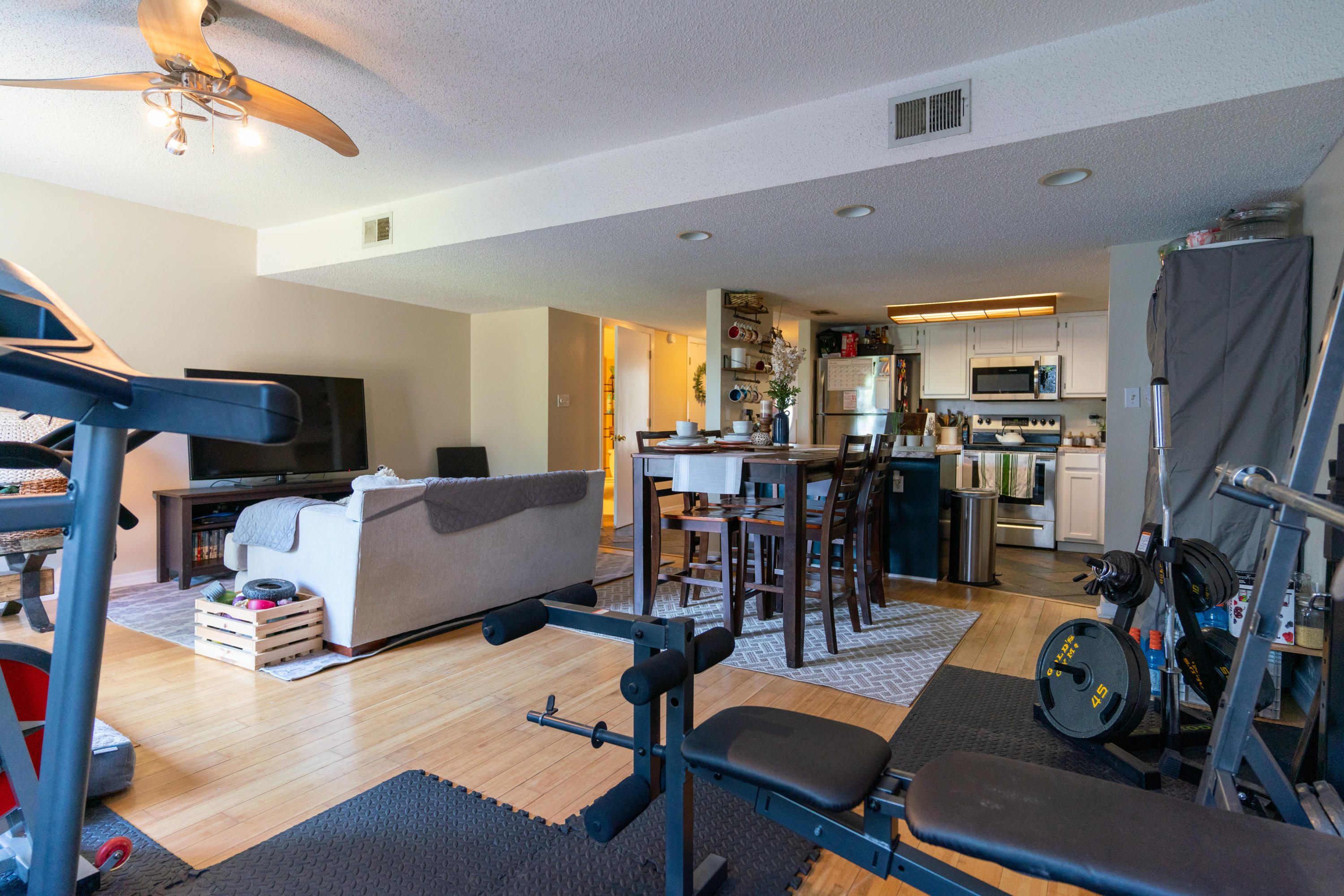 SCHNEIDER DRIVE T/H - Residential