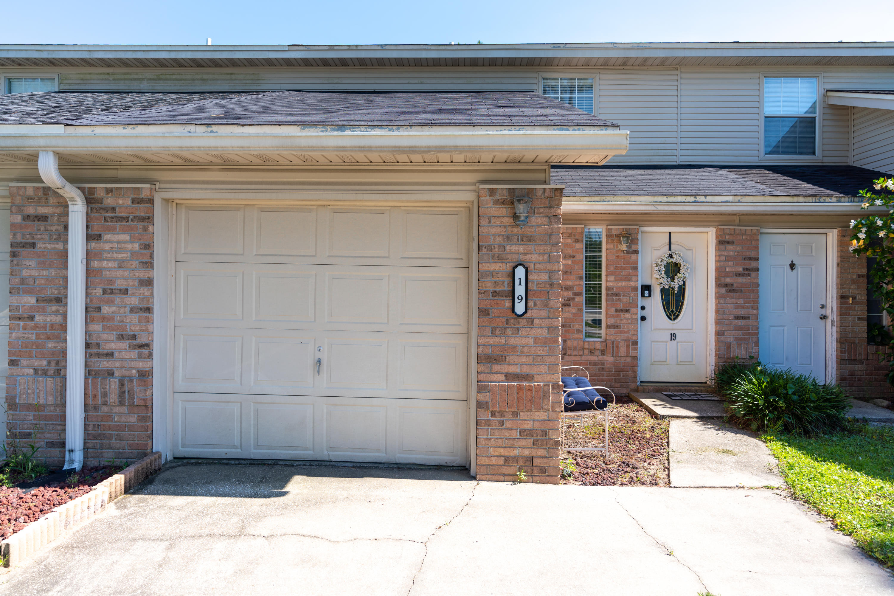 SCHNEIDER DRIVE T/H - Residential