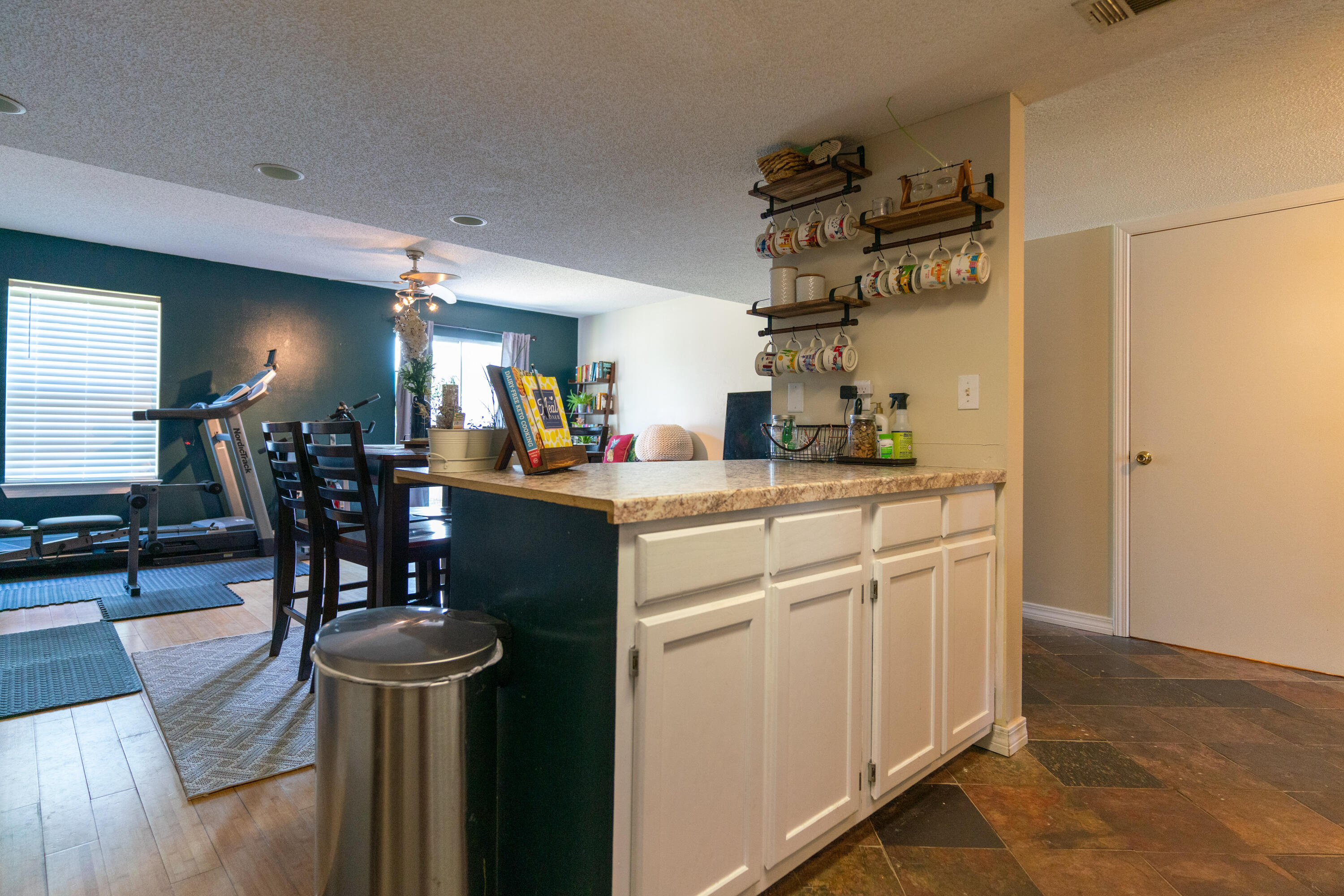 SCHNEIDER DRIVE T/H - Residential