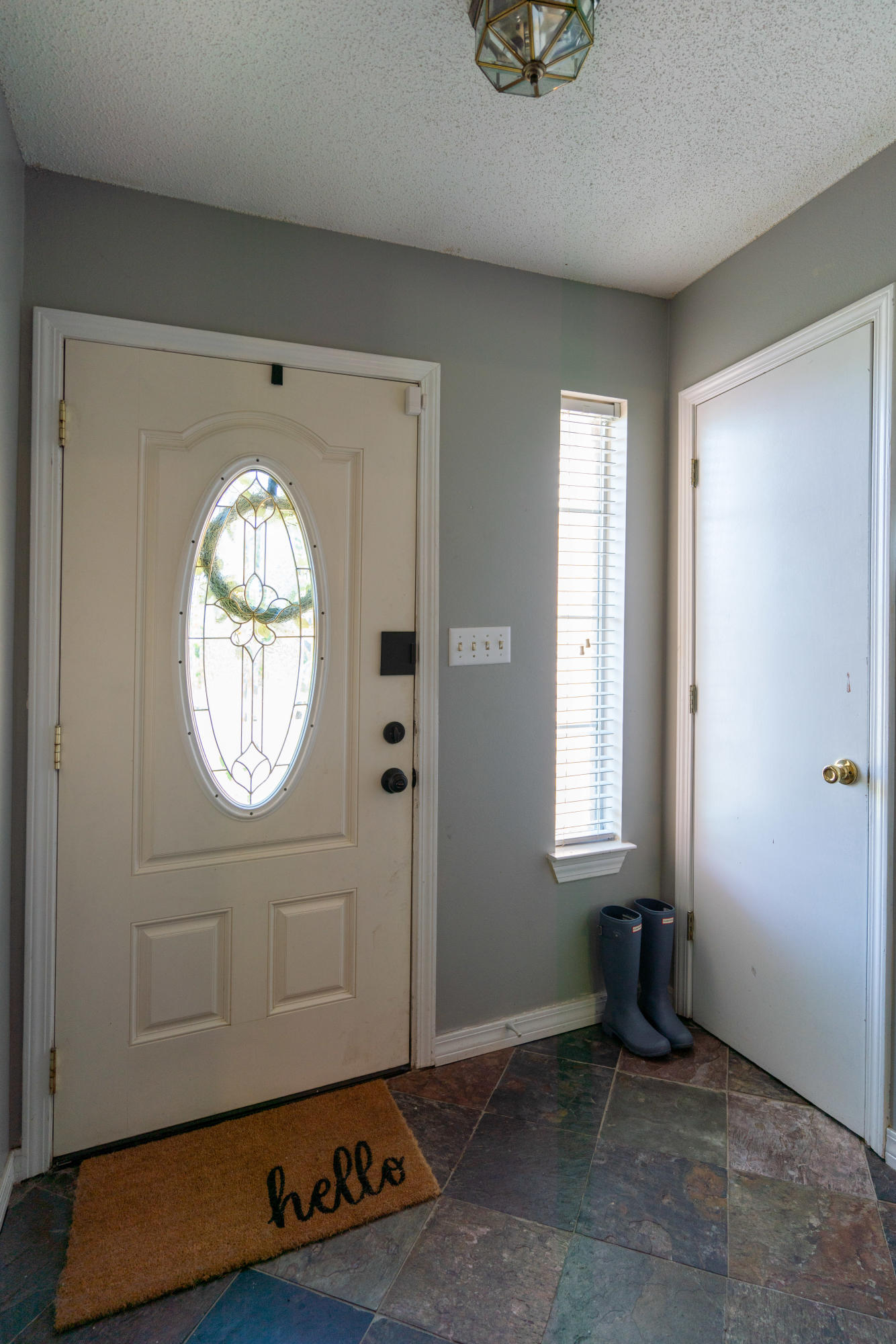 SCHNEIDER DRIVE T/H - Residential