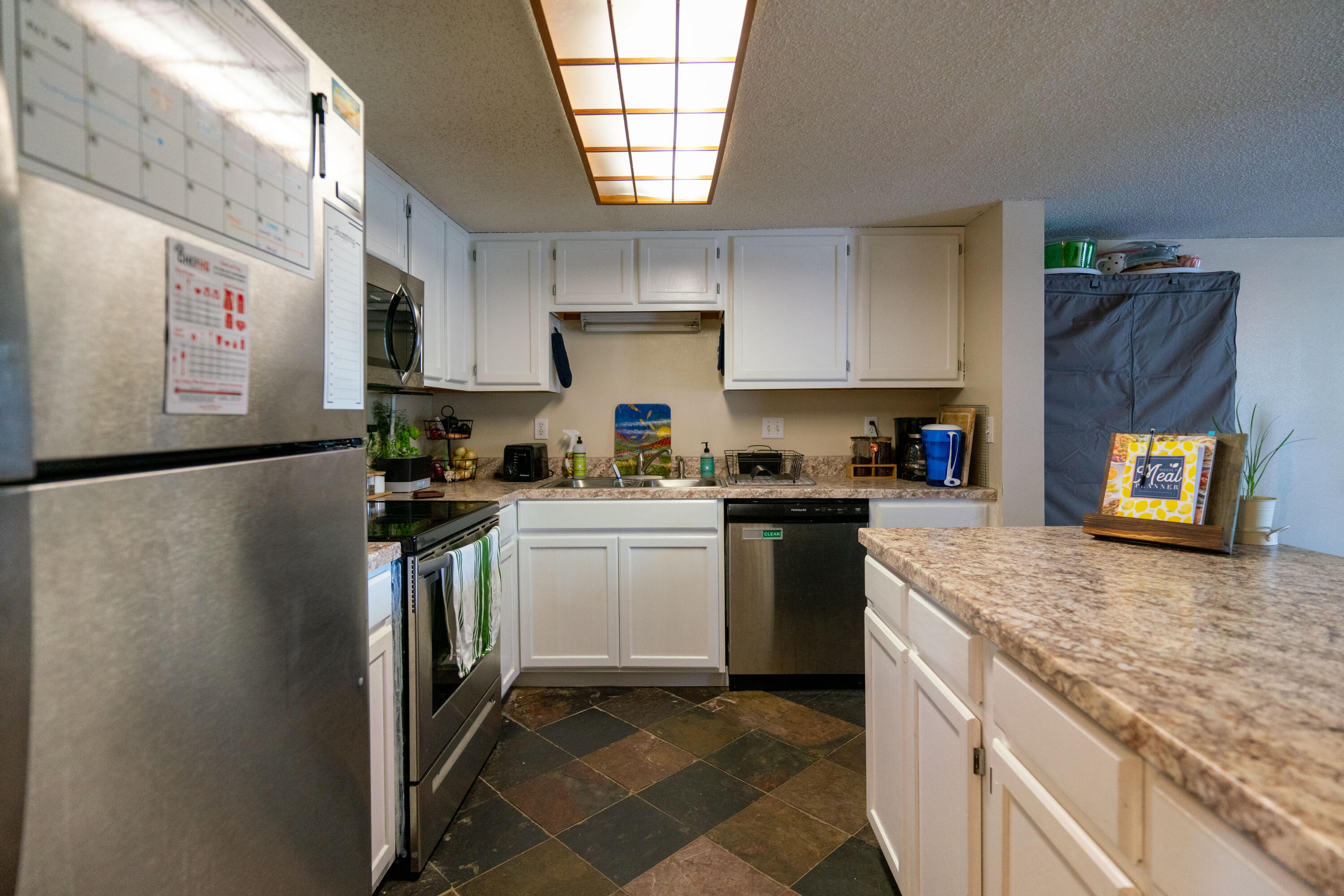 SCHNEIDER DRIVE T/H - Residential