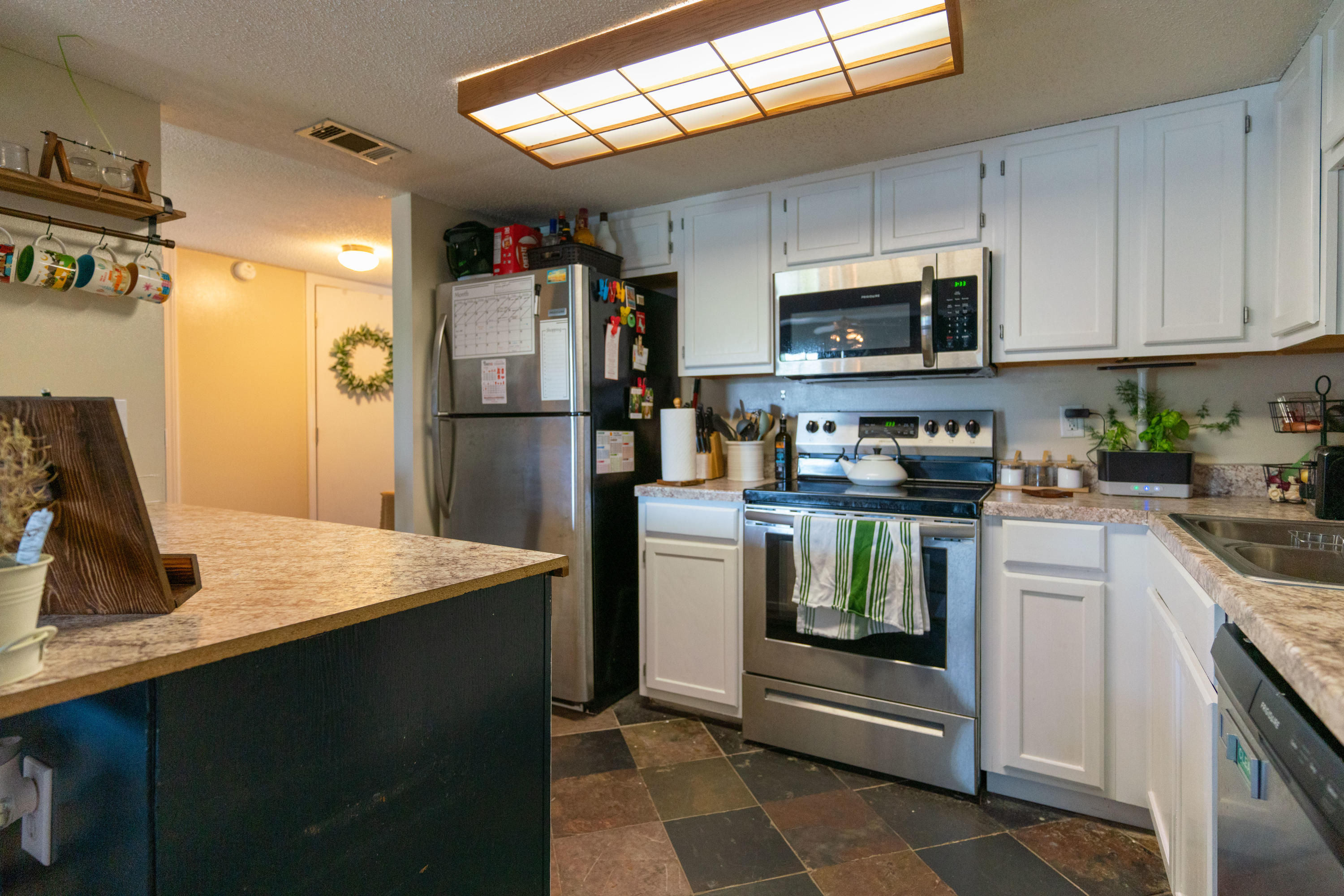 SCHNEIDER DRIVE T/H - Residential