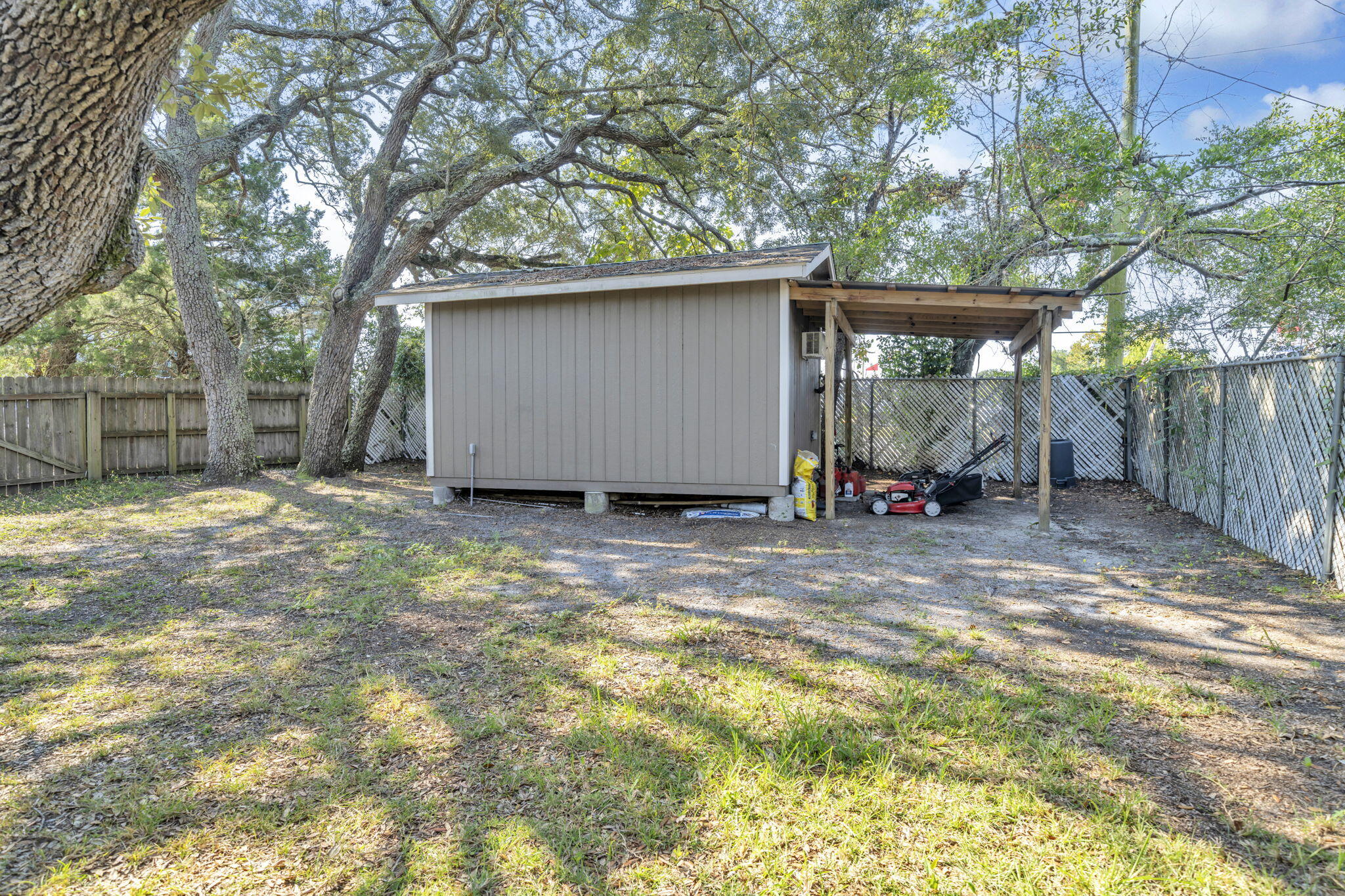 BAYOU WOODS 4TH ADDN - Residential