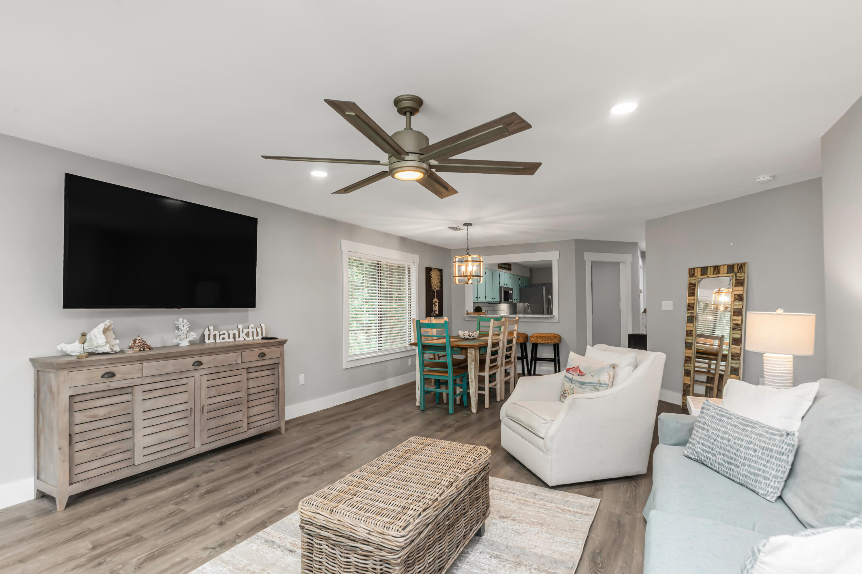 LAKESIDE CONDO AT BLUEWATER BAY - Residential