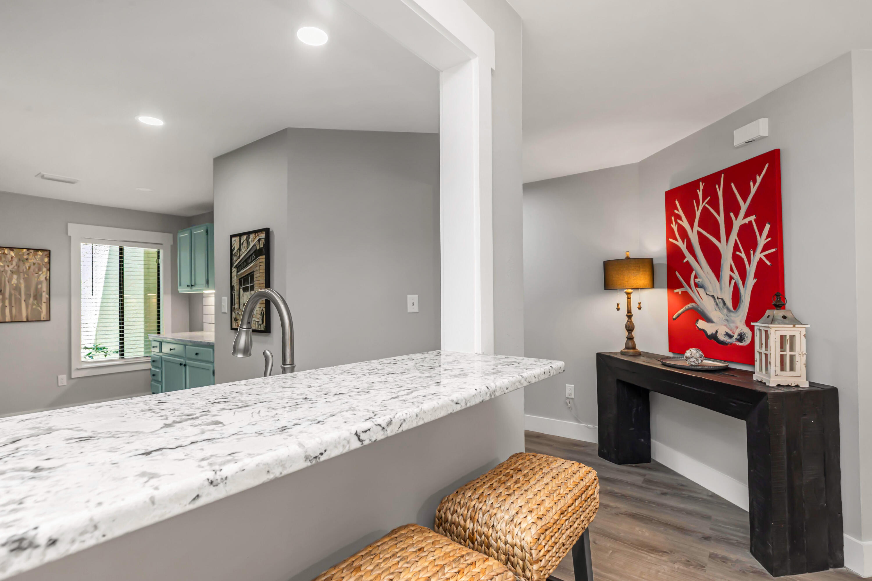 LAKESIDE CONDO AT BLUEWATER BAY - Residential