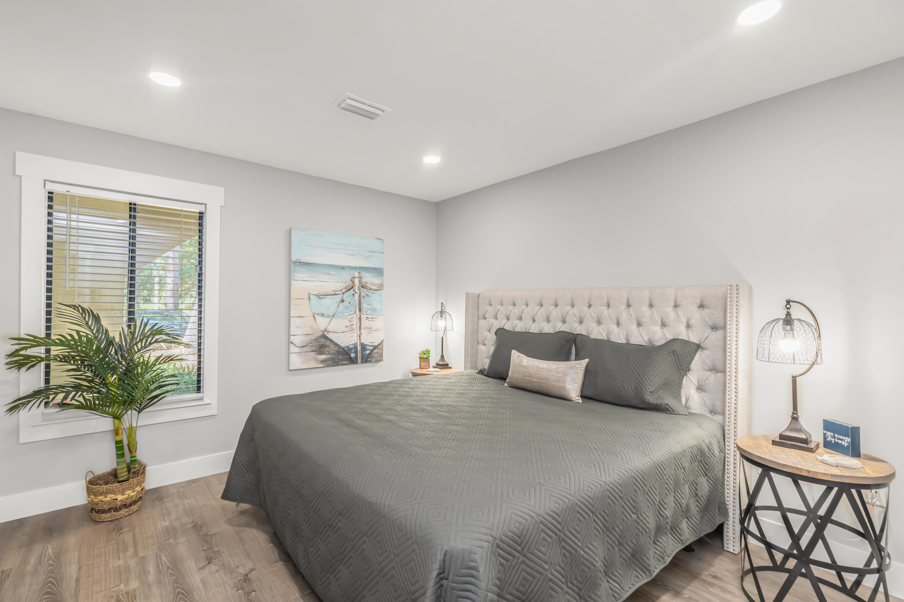 LAKESIDE CONDO AT BLUEWATER BAY - Residential