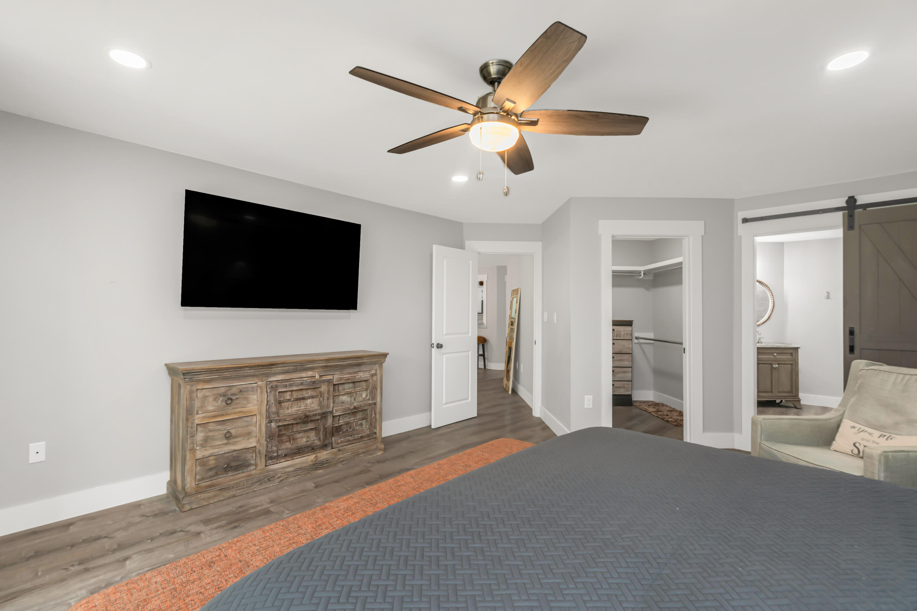 LAKESIDE CONDO AT BLUEWATER BAY - Residential