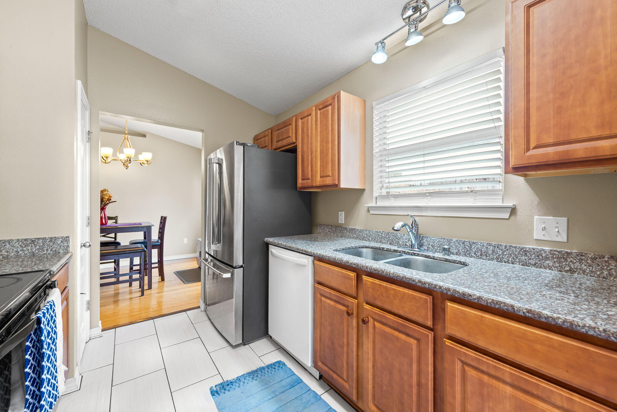 MAPLE OAKS - Residential