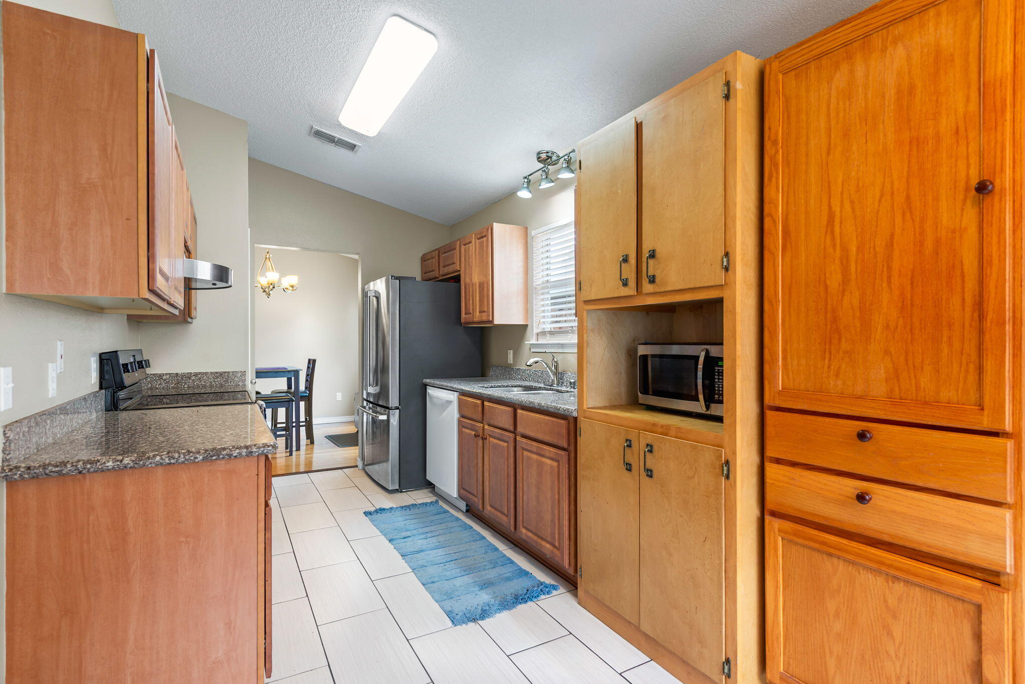 MAPLE OAKS - Residential