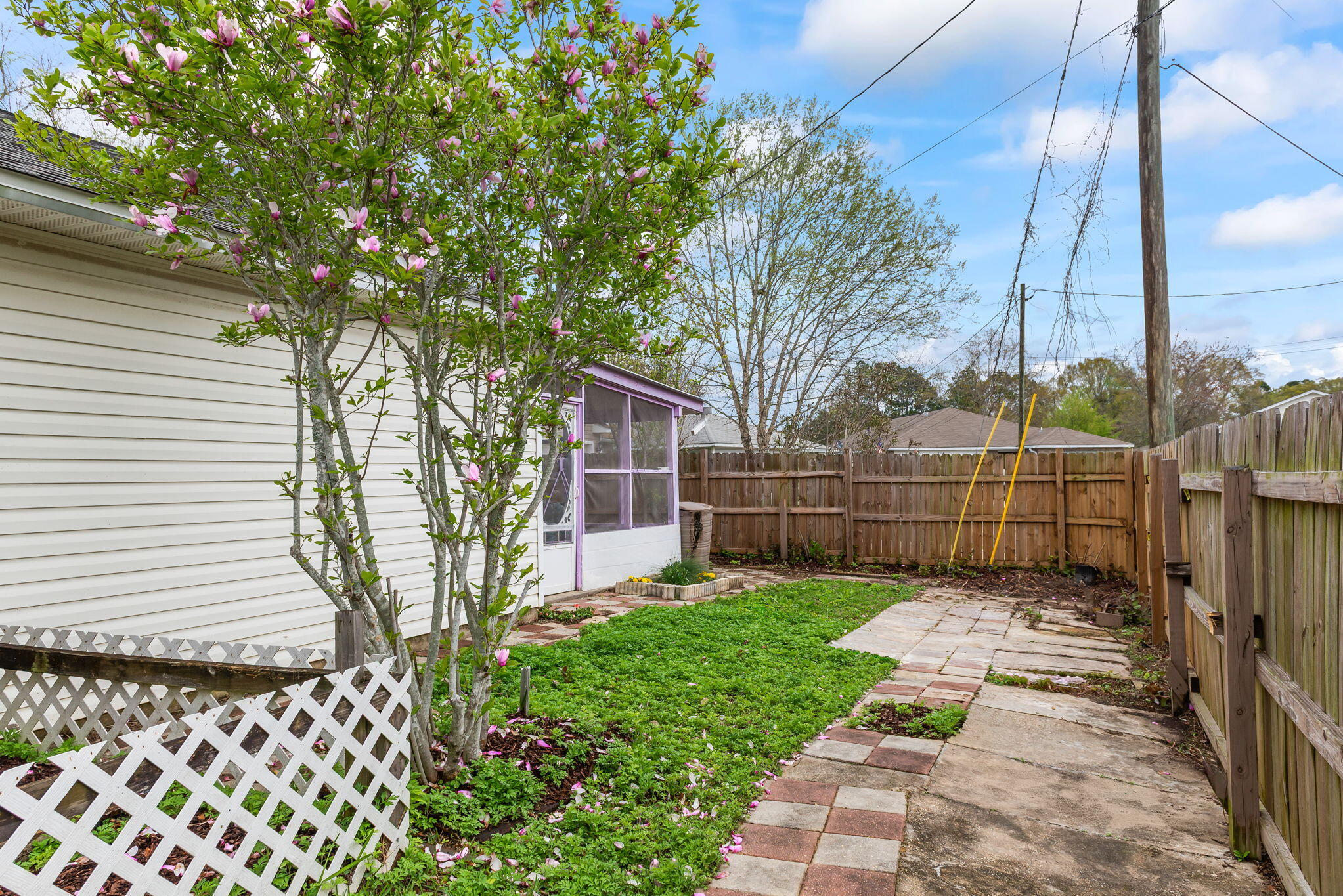 MAPLE OAKS - Residential