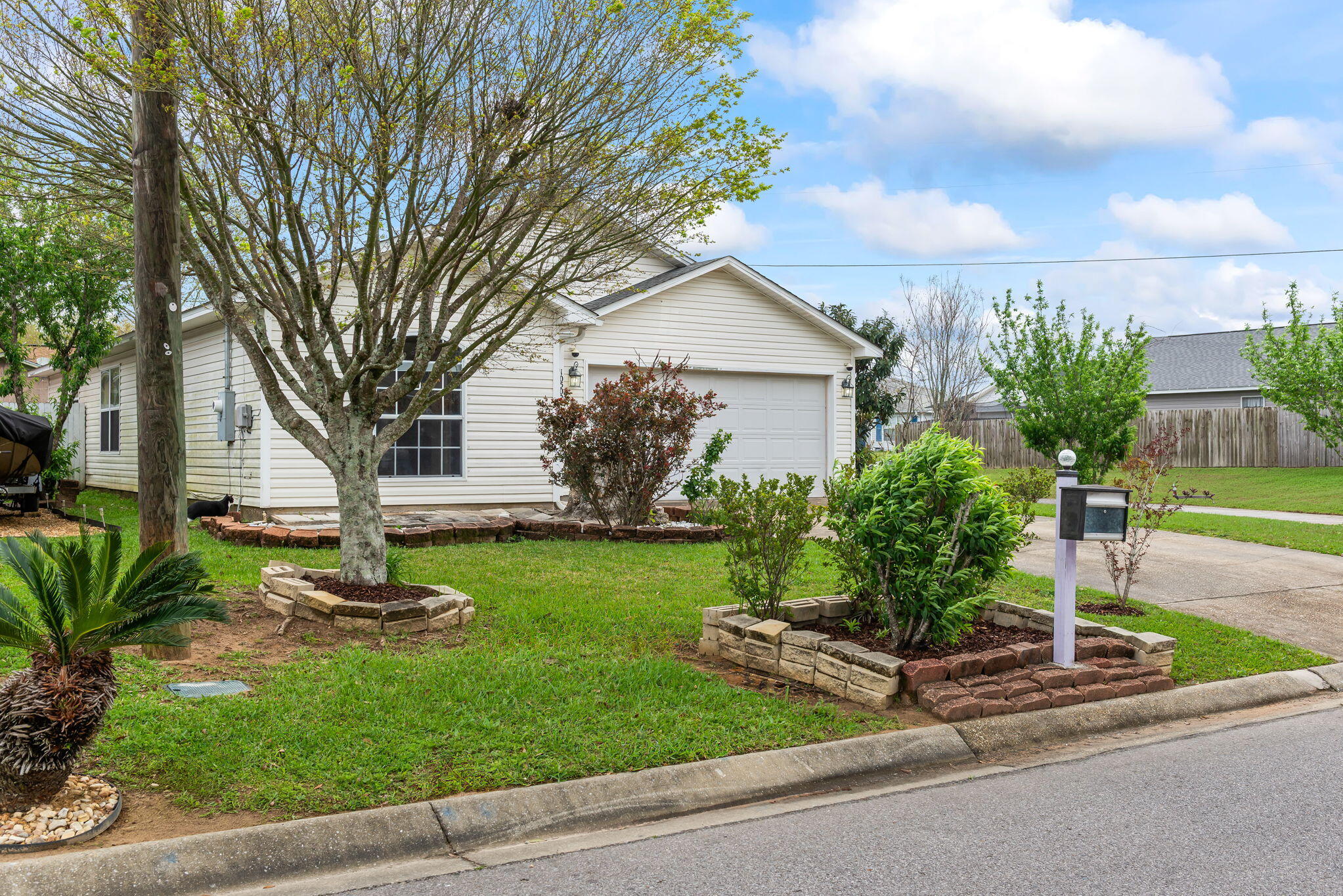 MAPLE OAKS - Residential