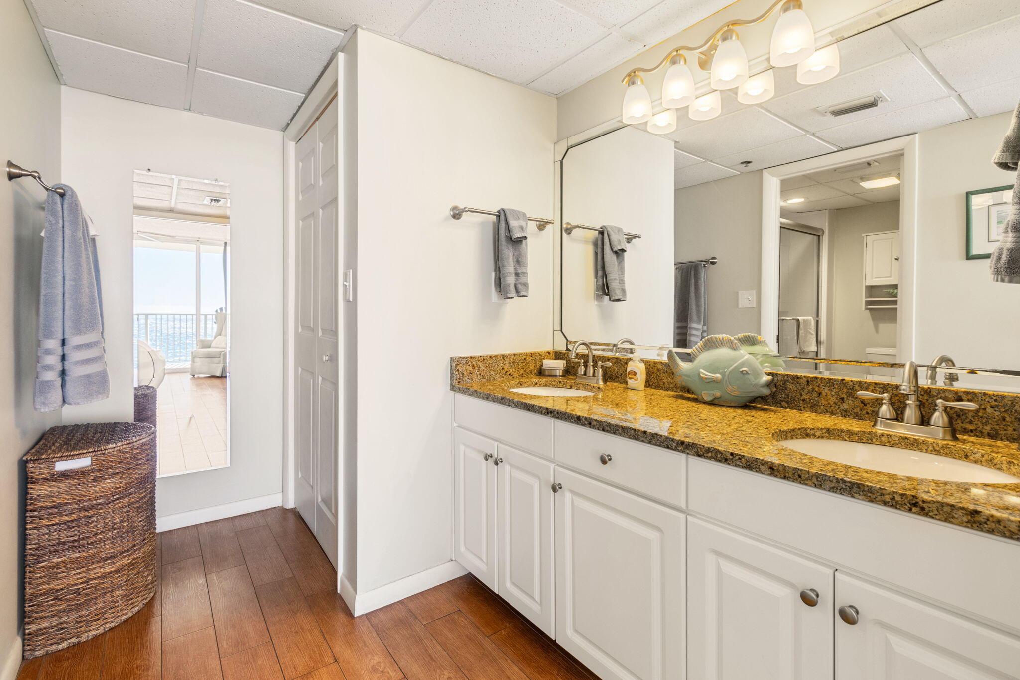 LONG BEACH - Residential