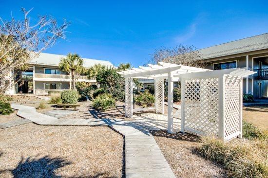 BEACHWOOD VILLAS CONDO - Residential