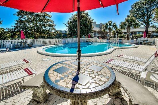 BEACHWOOD VILLAS CONDO - Residential