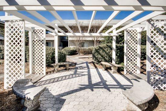 BEACHWOOD VILLAS CONDO - Residential