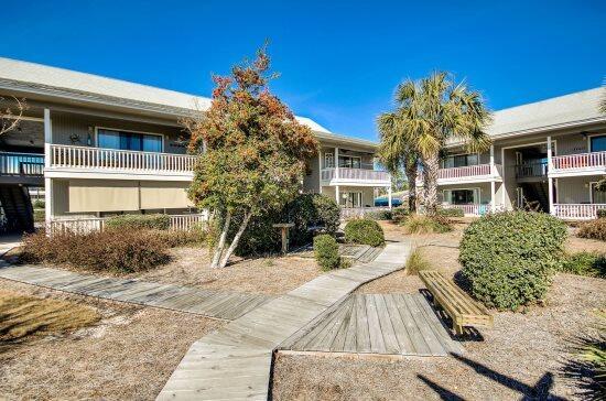 BEACHWOOD VILLAS CONDO - Residential