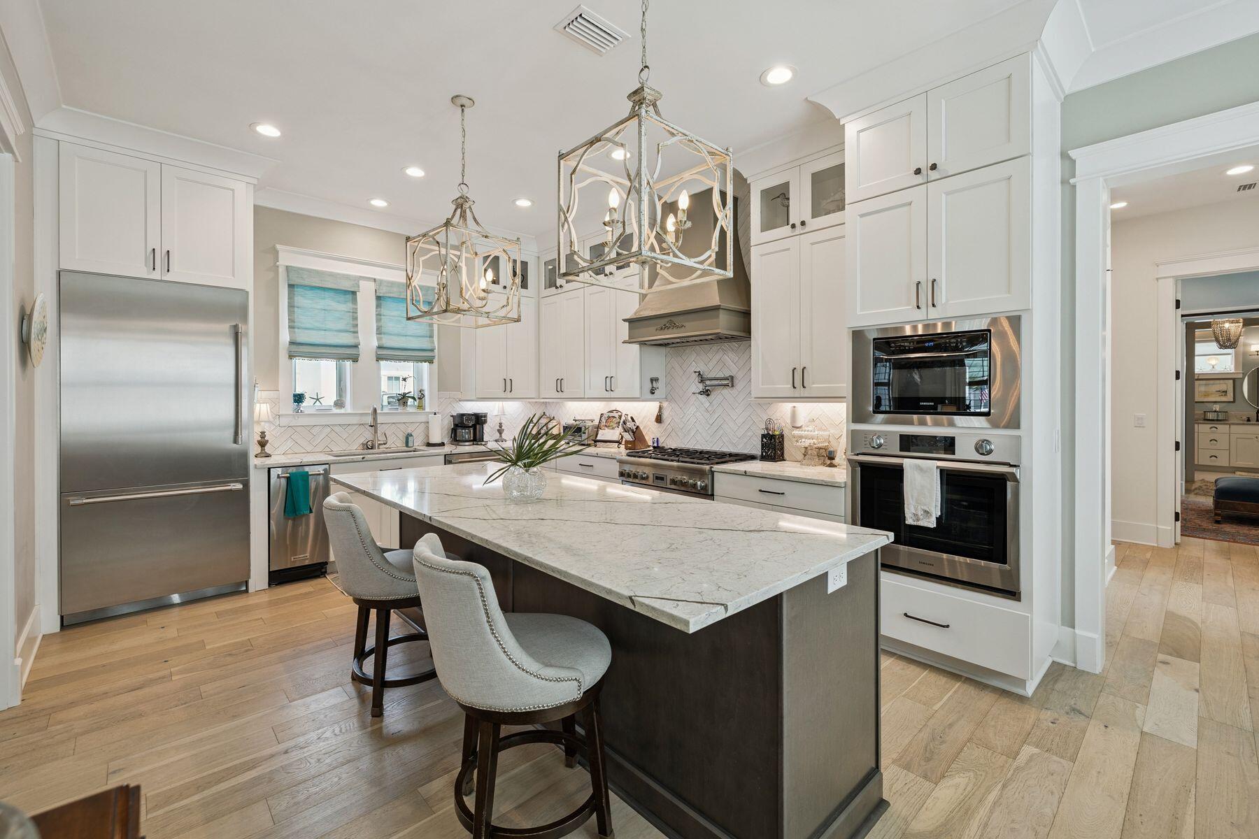 VILLAGE OF WHITE CLIFFS THE - Residential