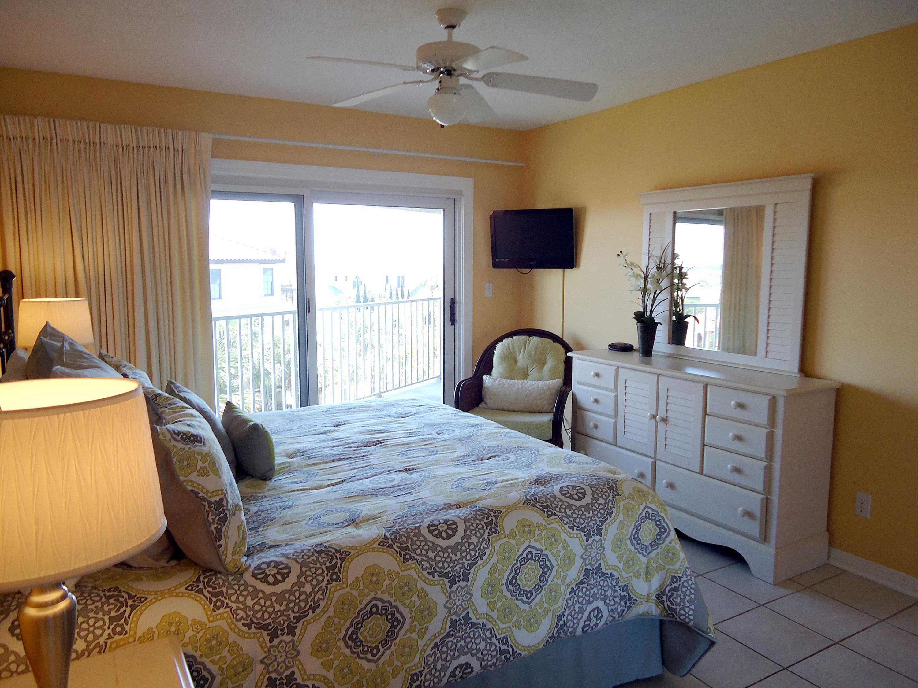 MARAVILLA CONDO 3 - Residential