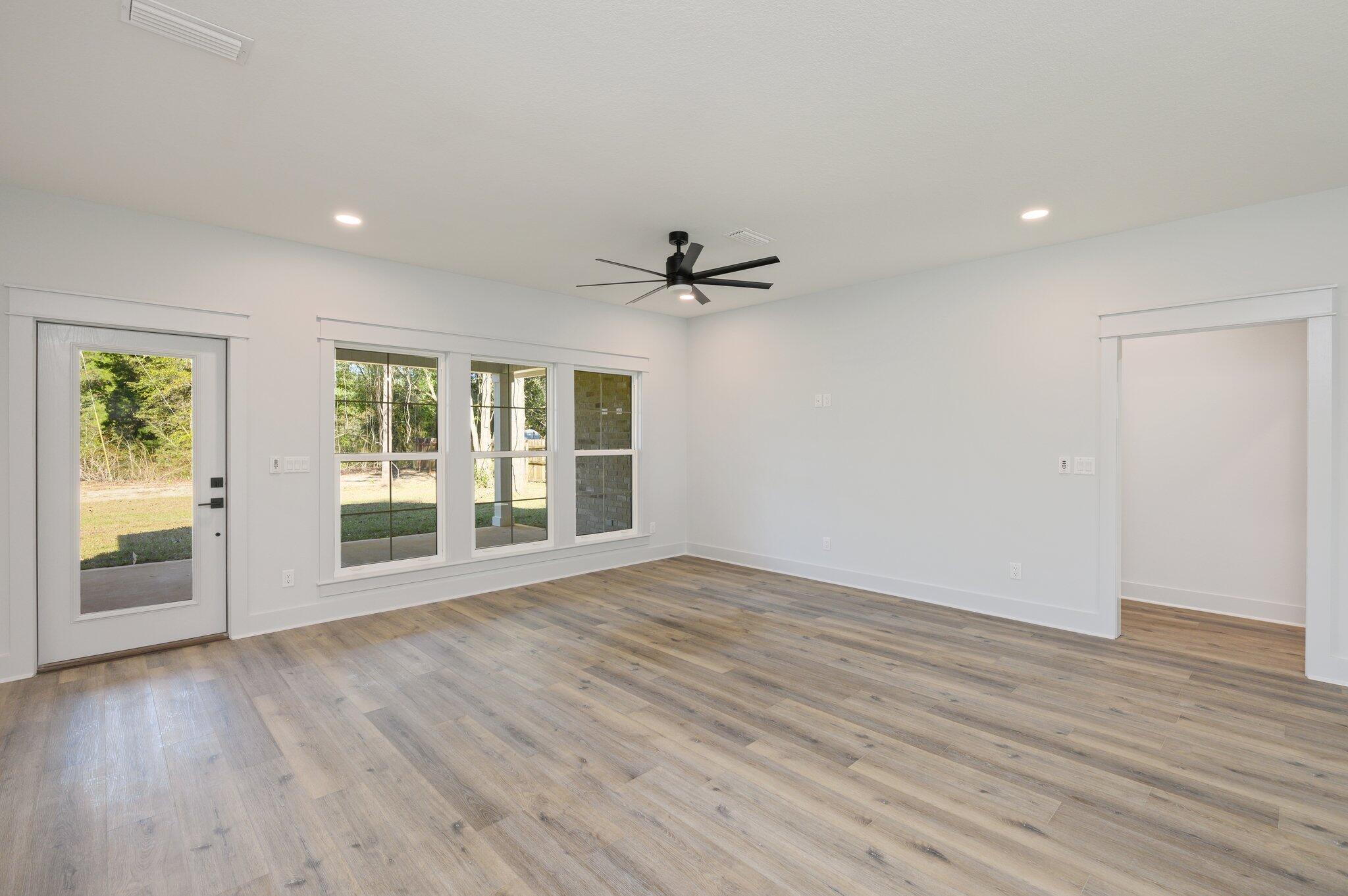 MOSSY OAKS - Residential