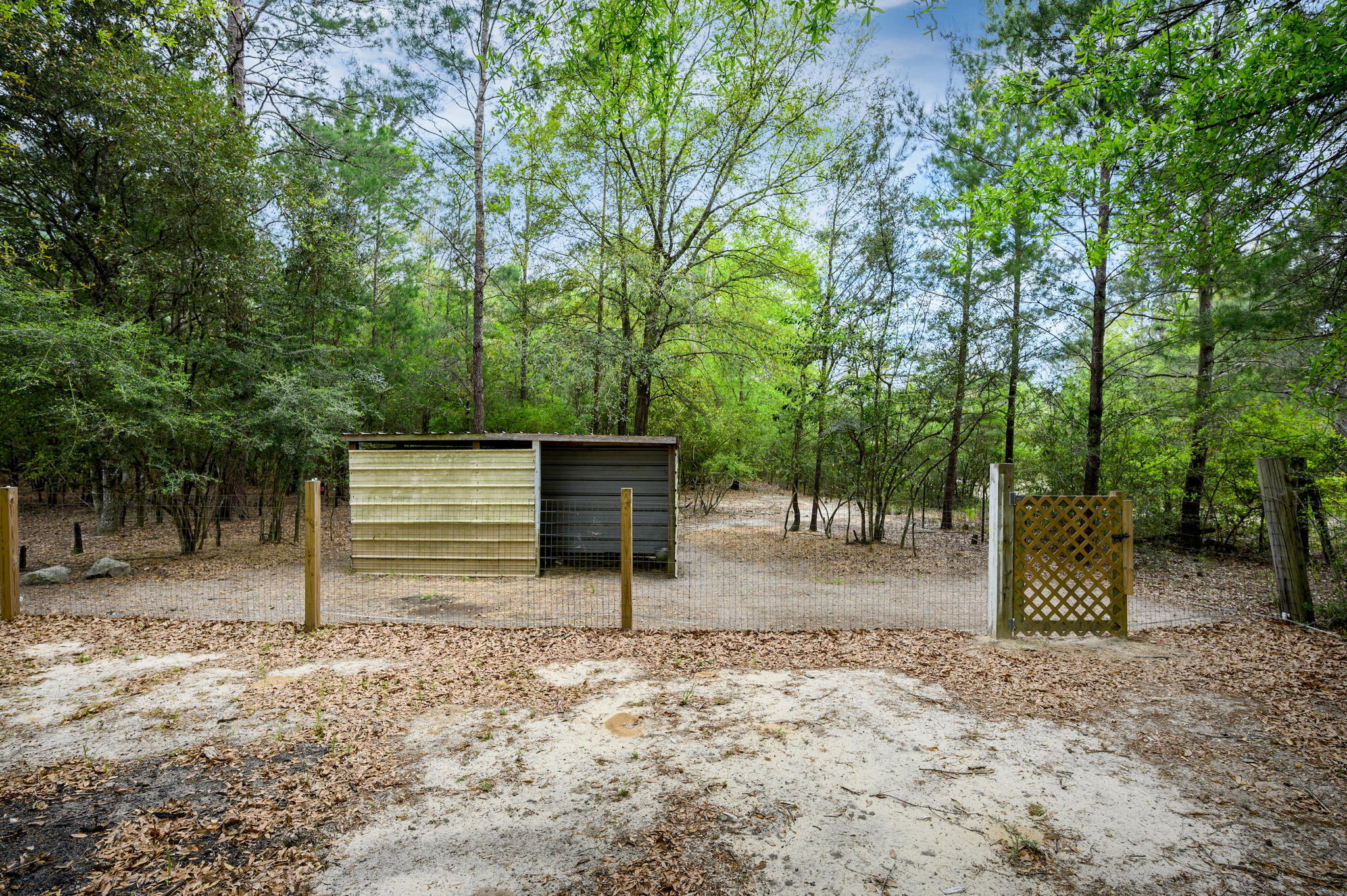 COUNTRY BREEZE EST LOT 2 - Residential