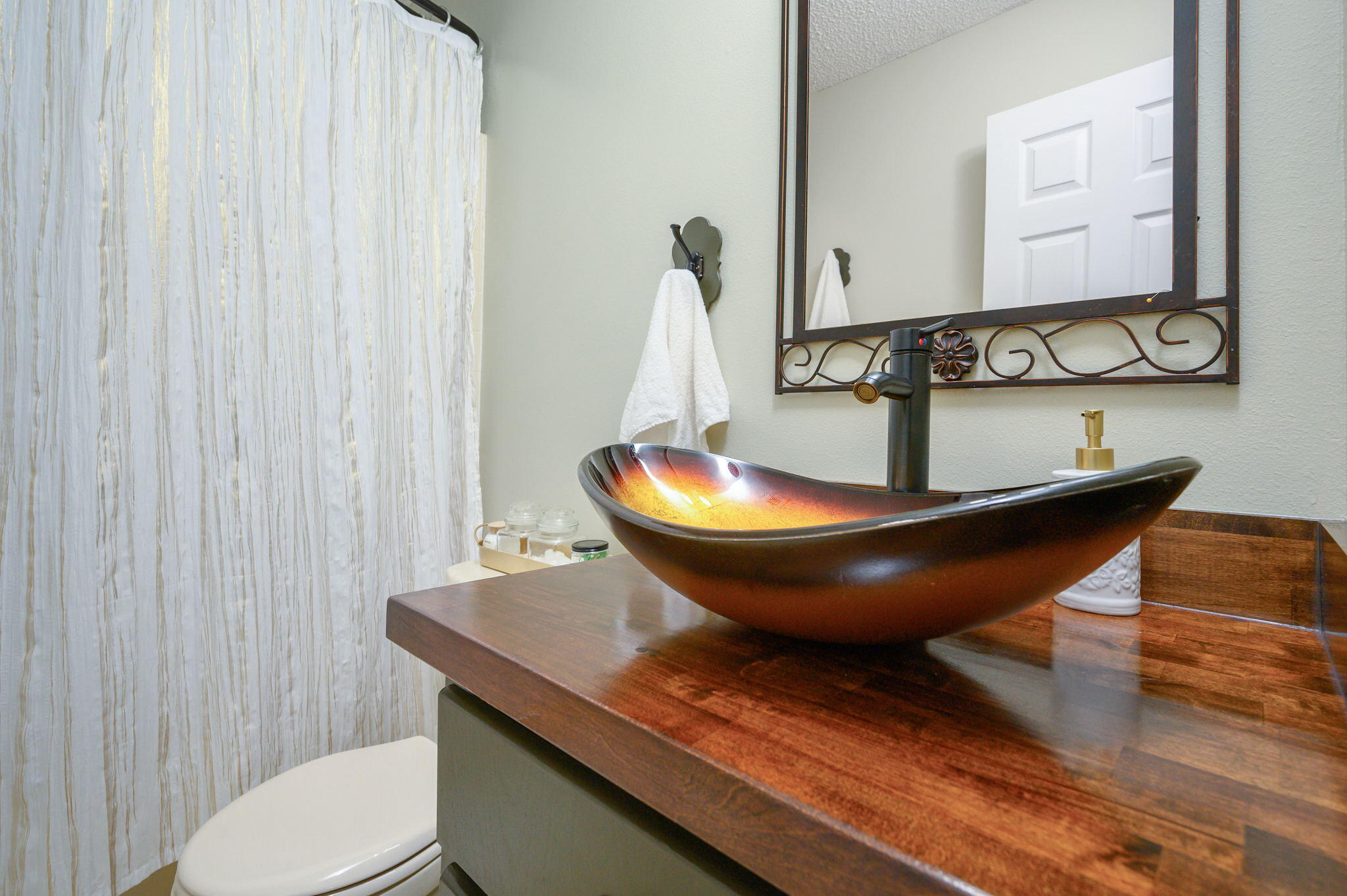 COUNTRY BREEZE EST LOT 2 - Residential