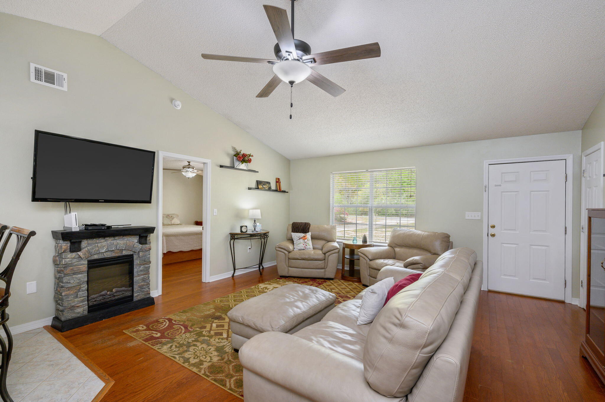 COUNTRY BREEZE EST LOT 2 - Residential