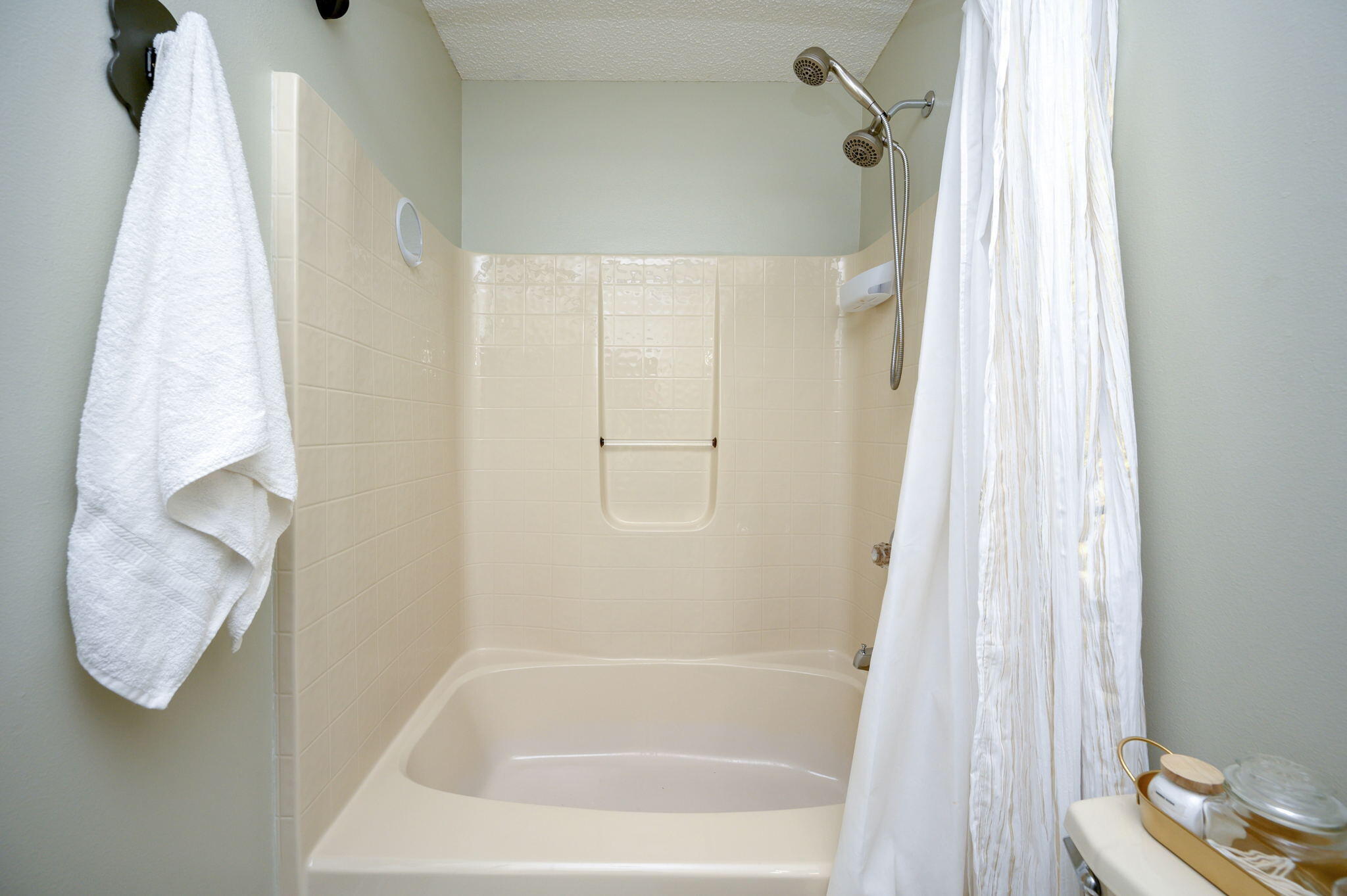 COUNTRY BREEZE EST LOT 2 - Residential