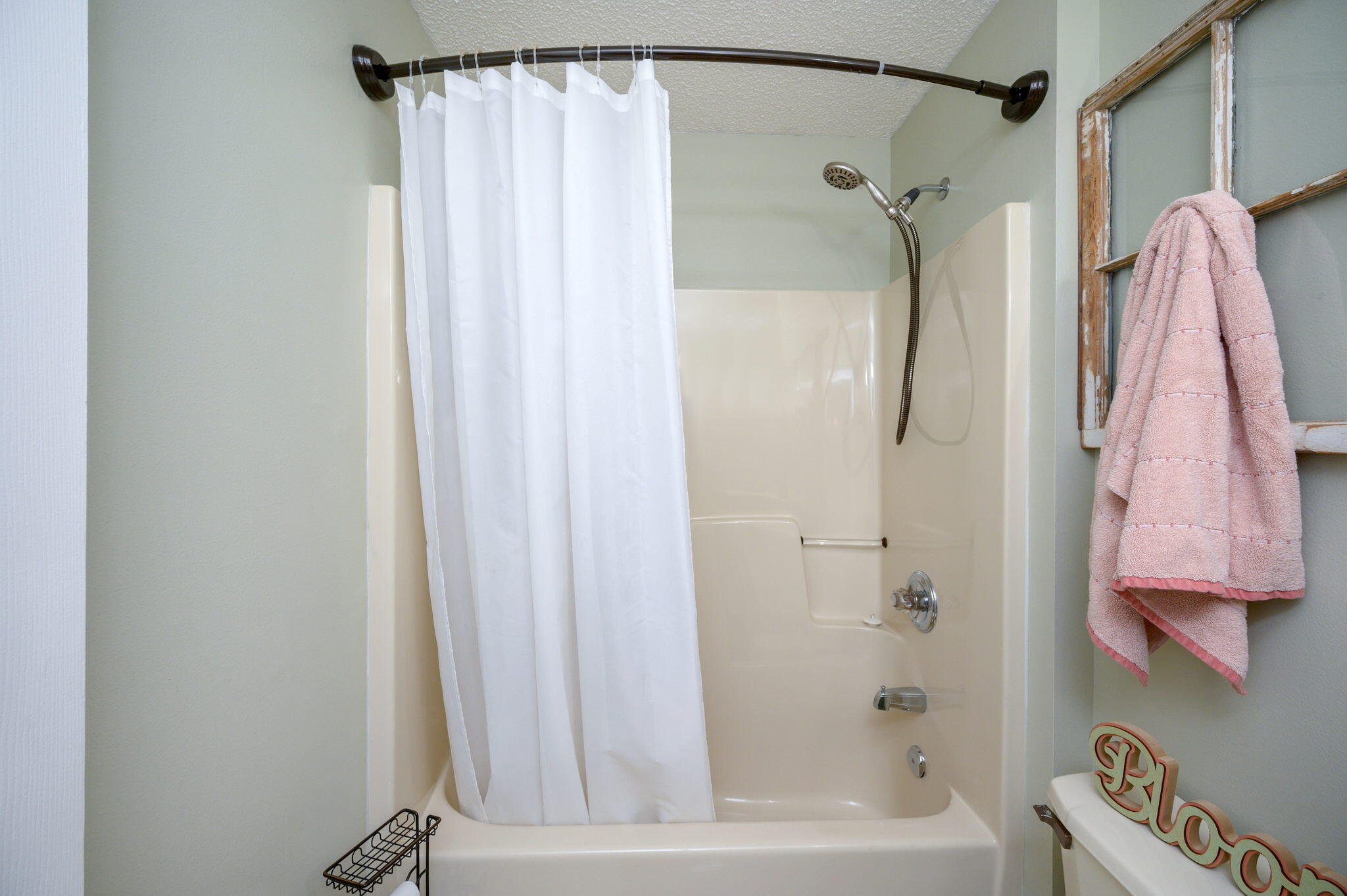 COUNTRY BREEZE EST LOT 2 - Residential