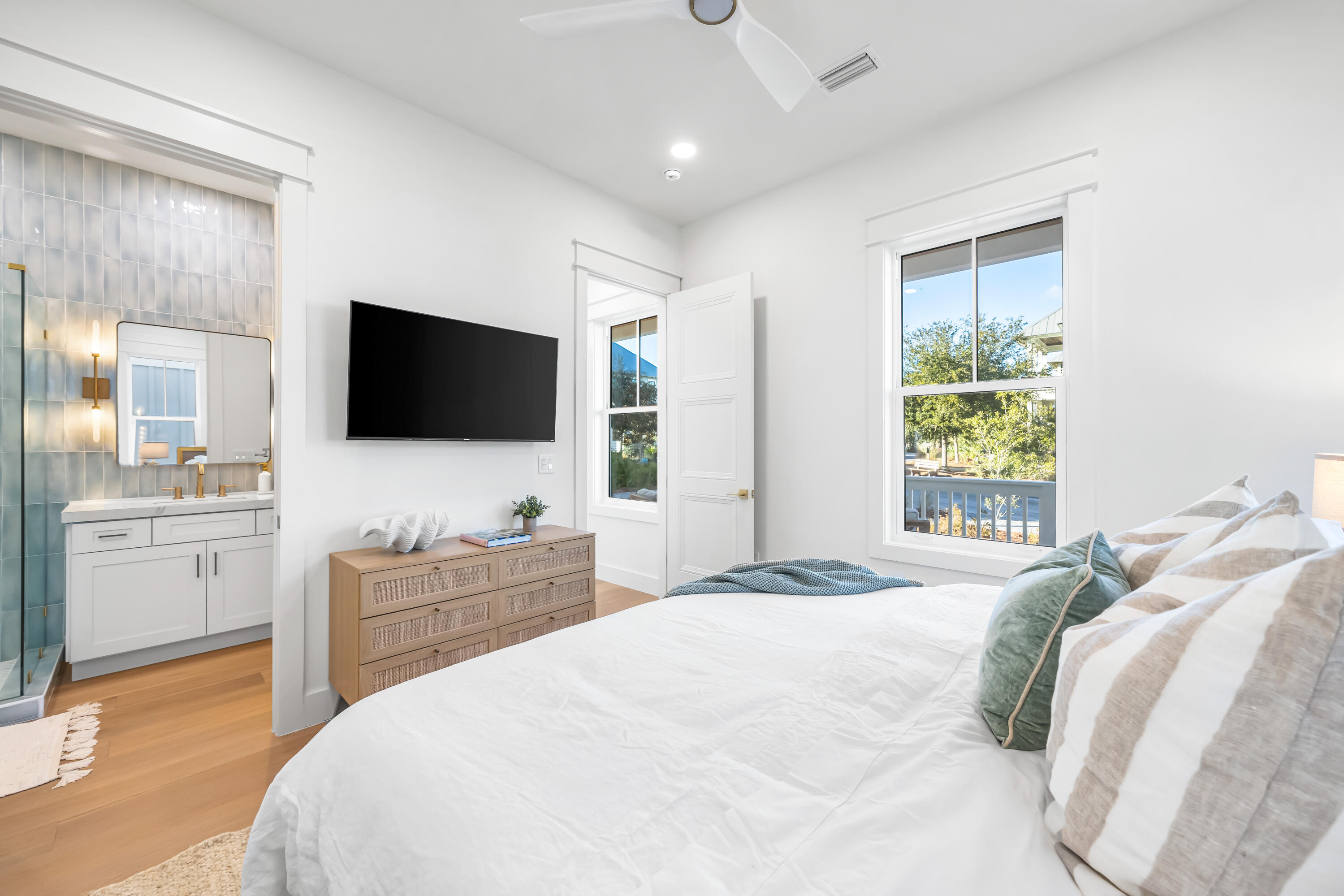 LAKESIDE AT BLUE MOUNTAIN BEACH - Residential