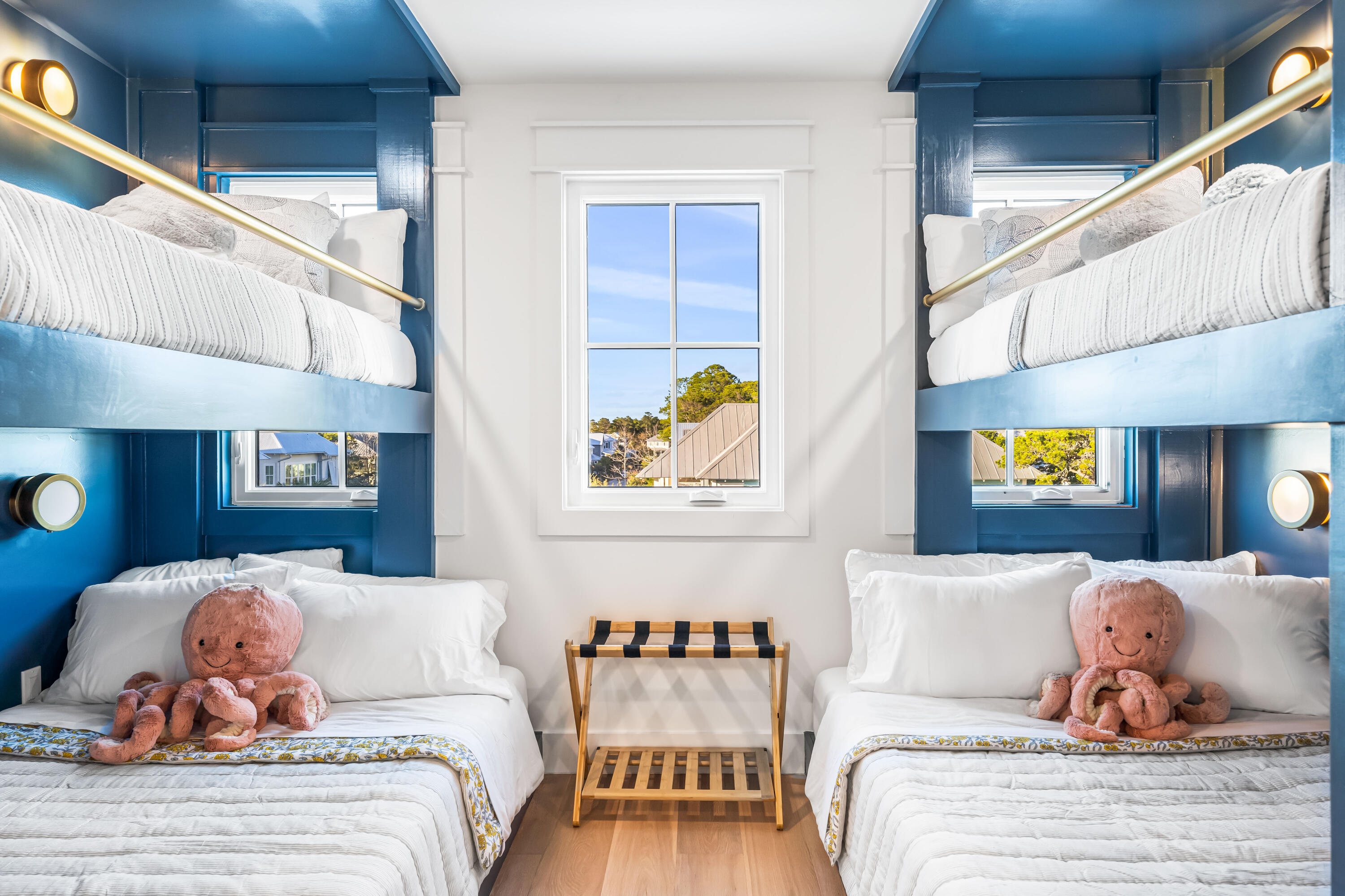 LAKESIDE AT BLUE MOUNTAIN BEACH - Residential