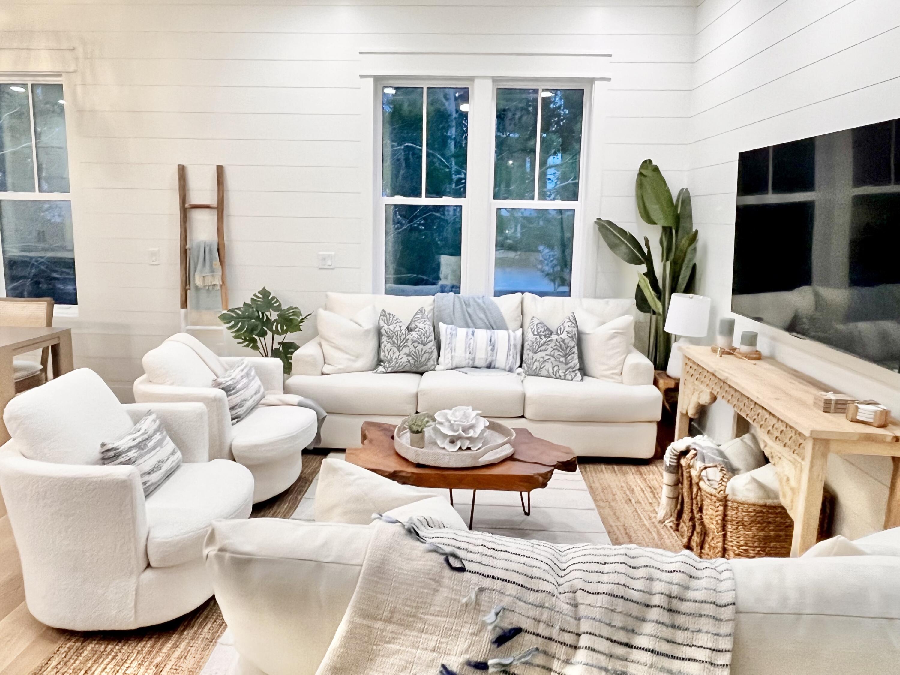 LAKESIDE AT BLUE MOUNTAIN BEACH - Residential