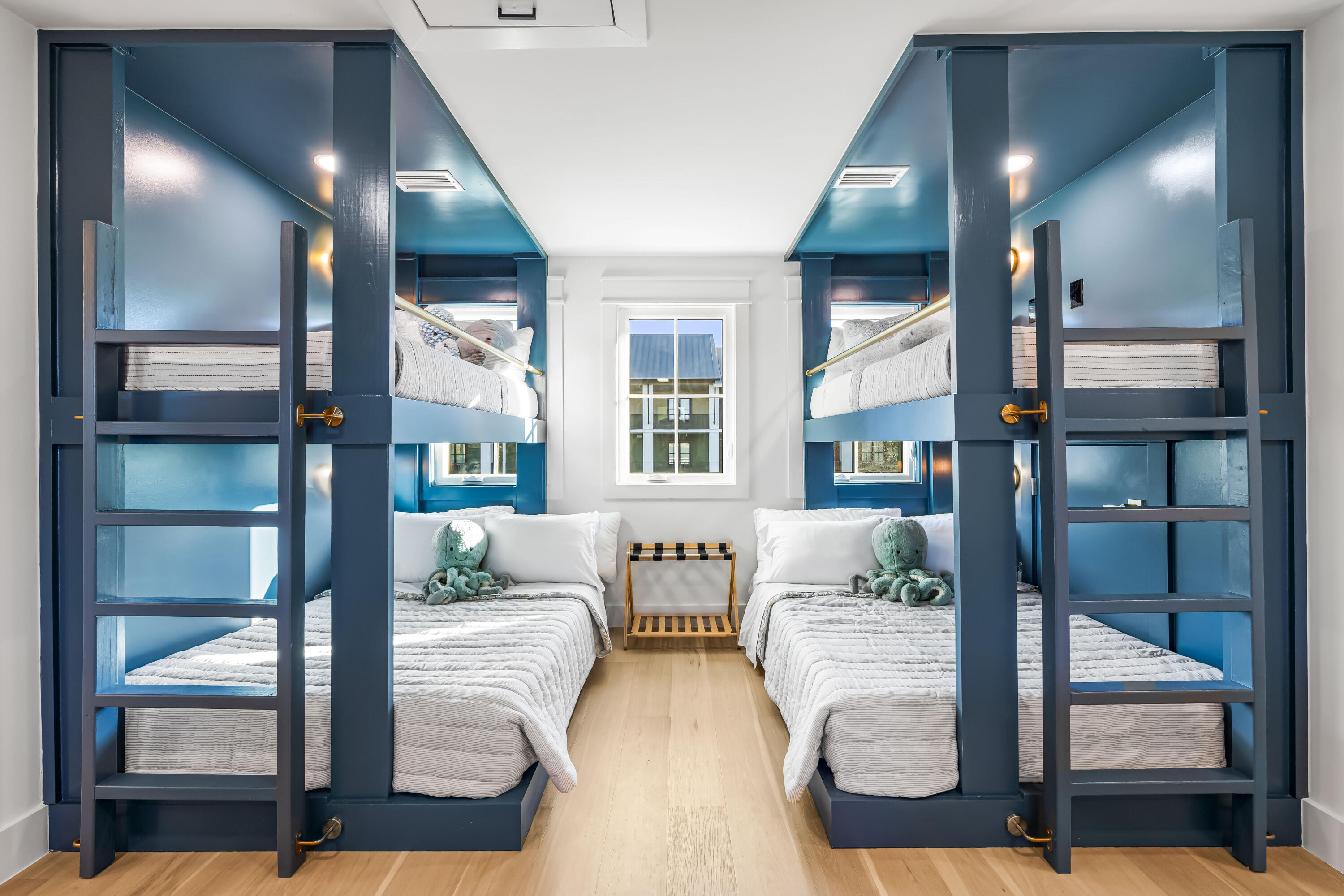 LAKESIDE AT BLUE MOUNTAIN BEACH - Residential