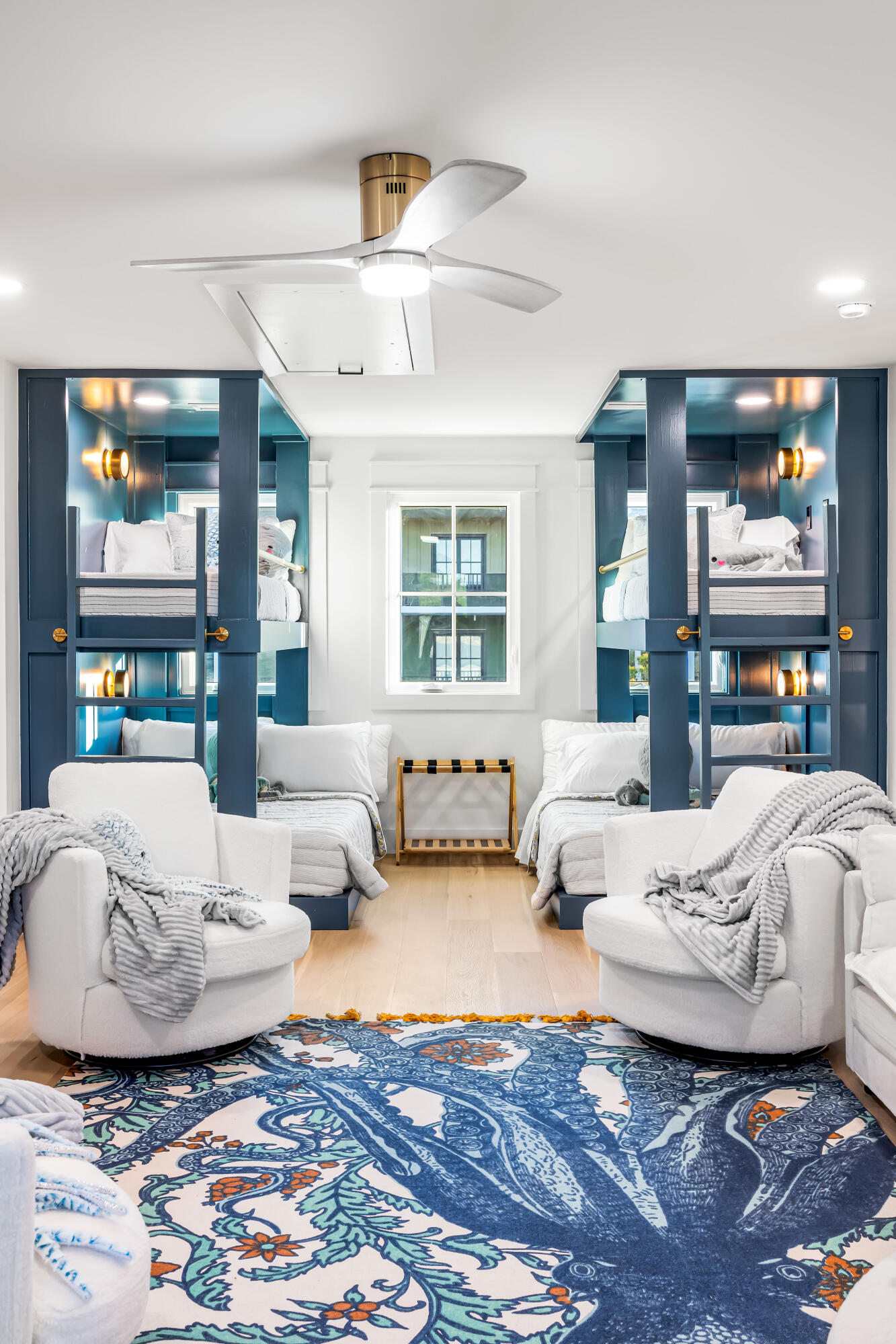 LAKESIDE AT BLUE MOUNTAIN BEACH - Residential