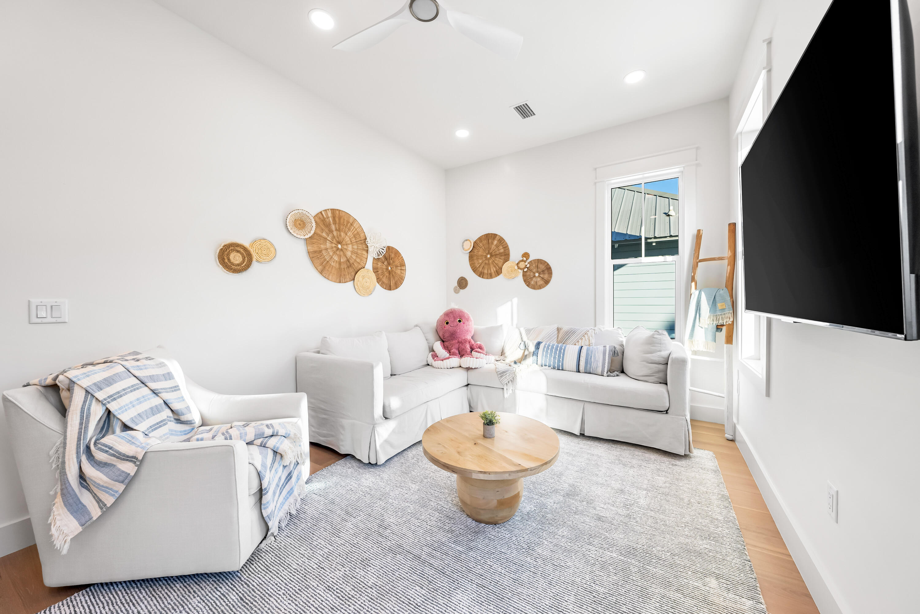 LAKESIDE AT BLUE MOUNTAIN BEACH - Residential