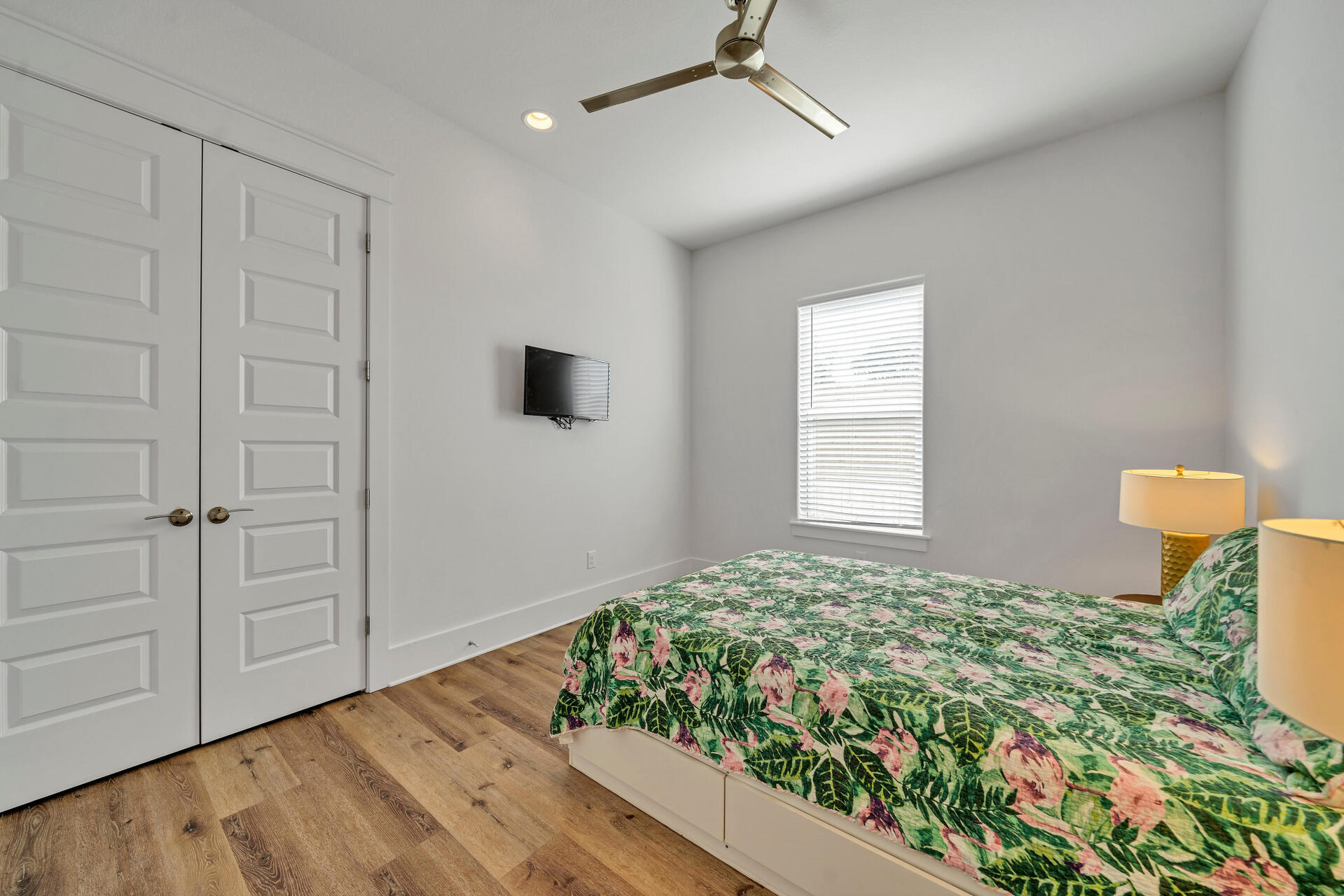 FRANGISTA BEACH 2ND ADDN - Residential