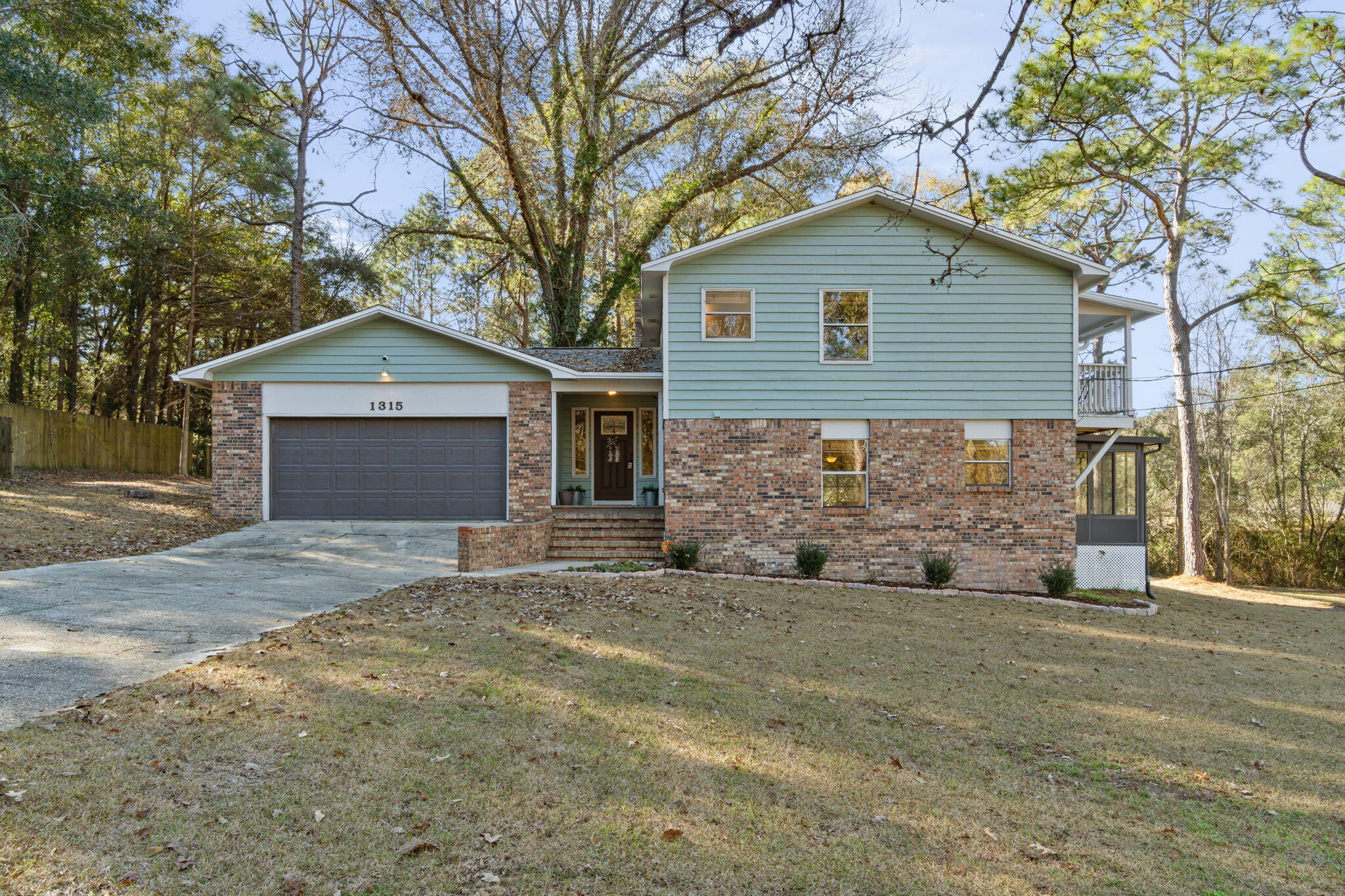 GRANDVIEW HEIGHTS - Residential Lease