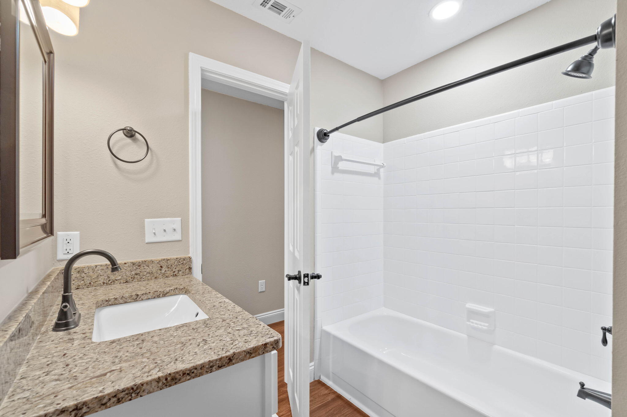 GRANDVIEW HEIGHTS - Residential Lease