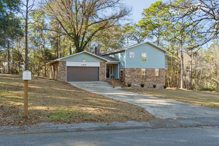 This elegant 4 bed, 2.5 bath home is located in Crestview. Granite countertops throughout and stainless steel appliances. This home features a large kitchen and open concept main floor. Large master bedroom with his and her closet. The master bed features its own balcony with a beautiful view. *PETS ALLOWED*