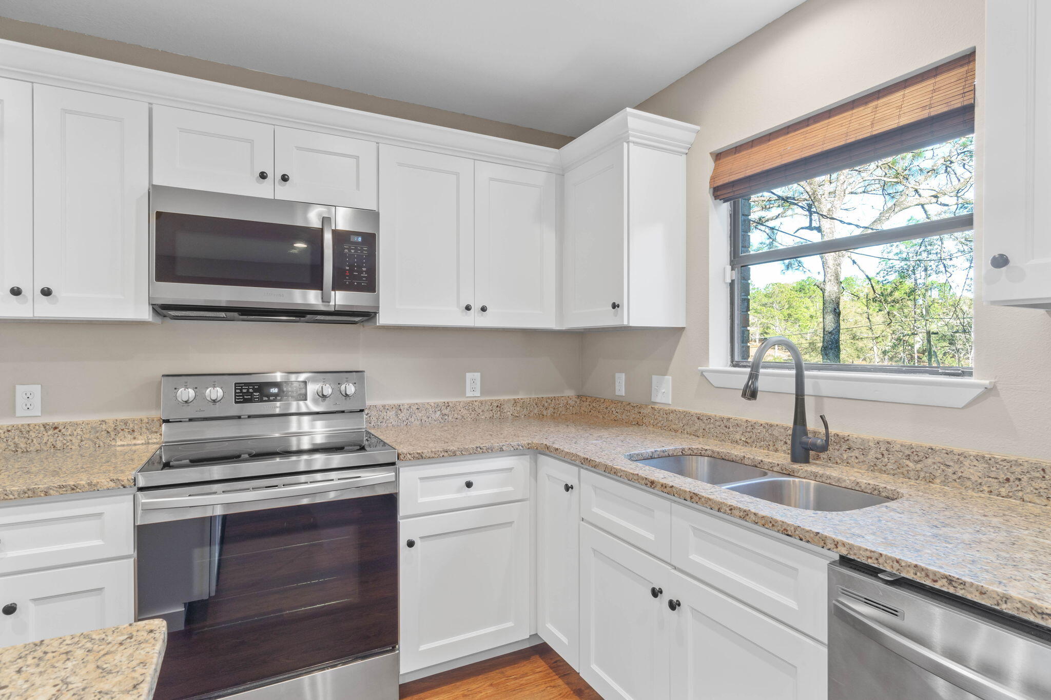 GRANDVIEW HEIGHTS - Residential Lease