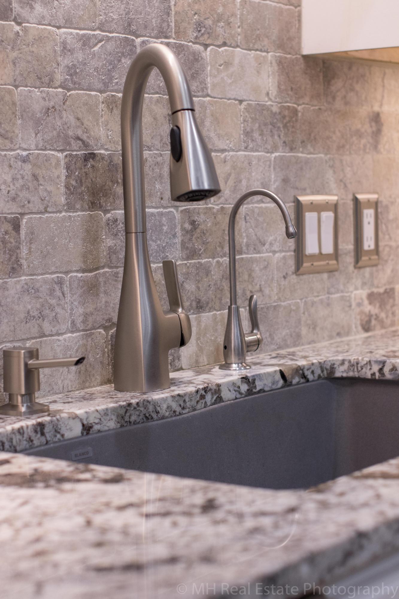 DANA POINTE - Residential