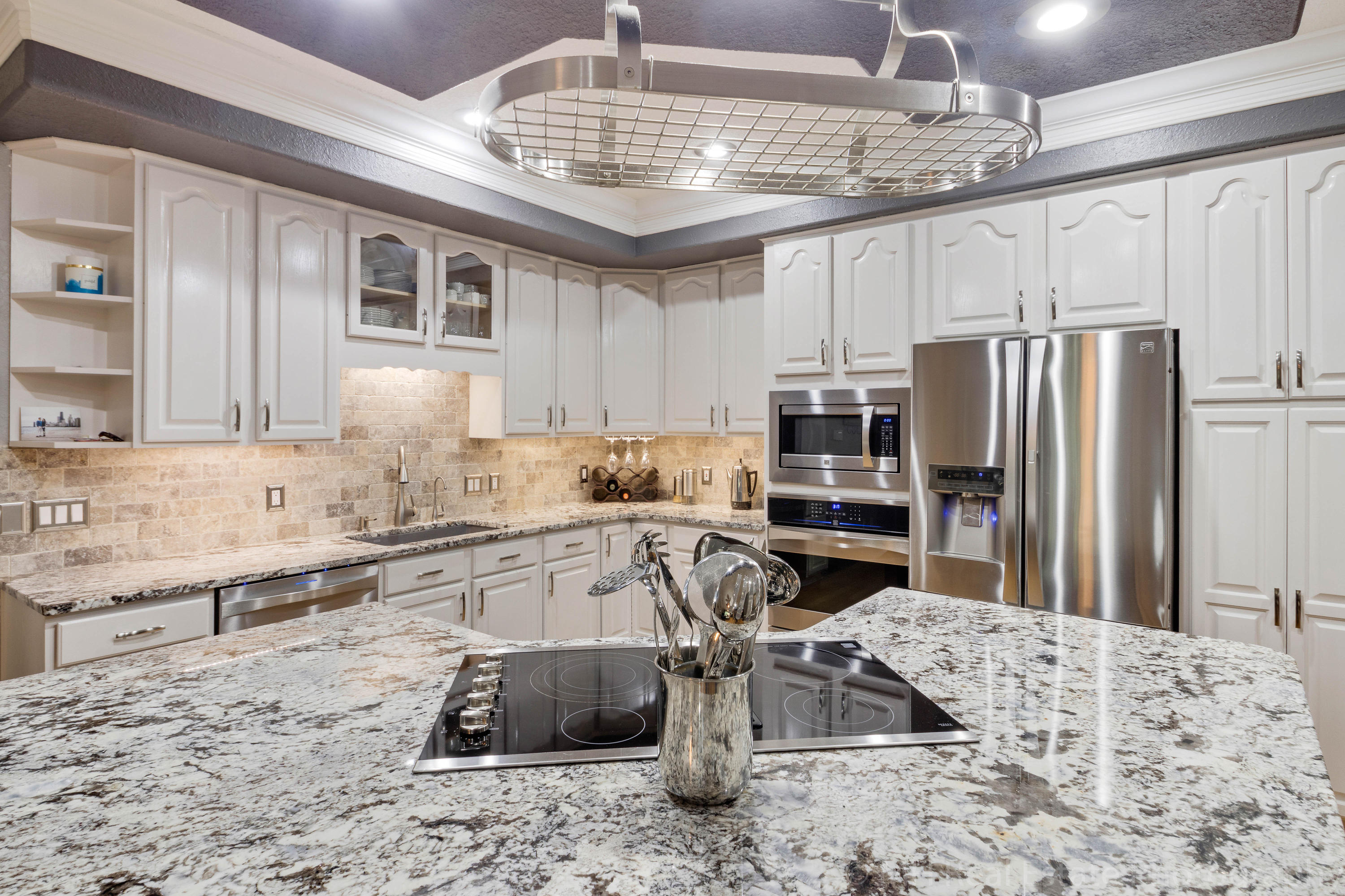 DANA POINTE - Residential