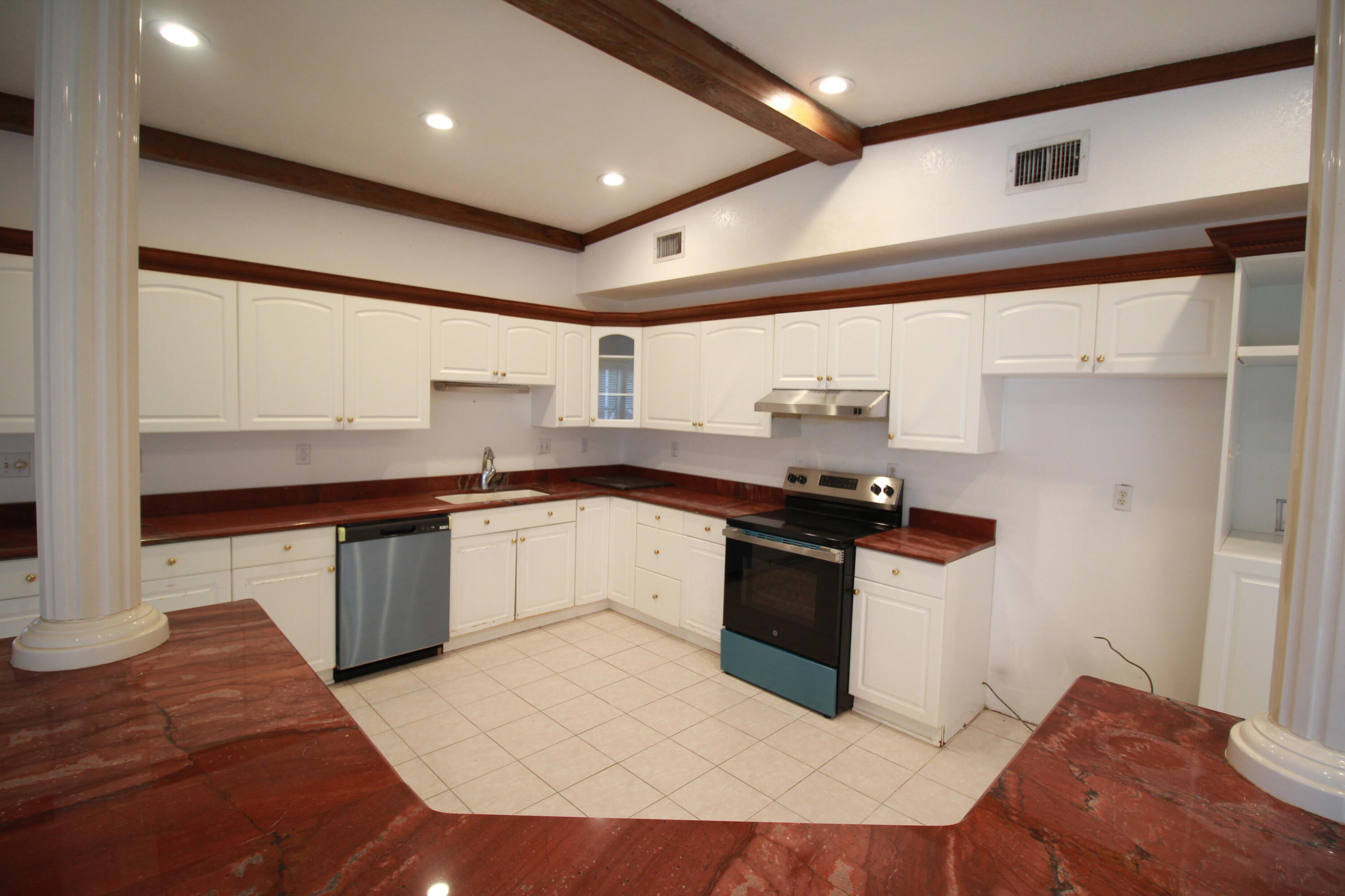 GARNIERS BEACH 2ND - Residential