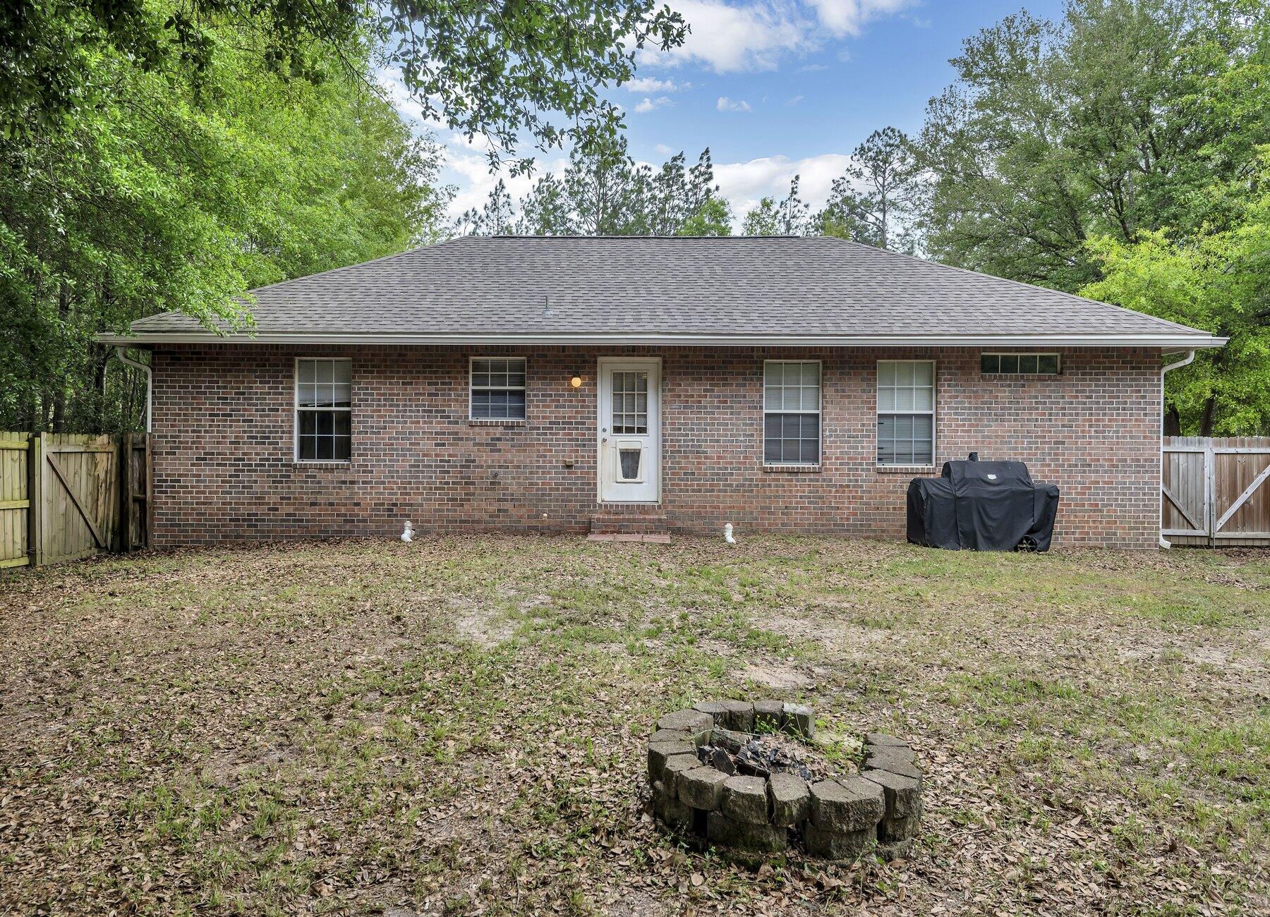 COUNTRY CLUB ESTATES - Residential